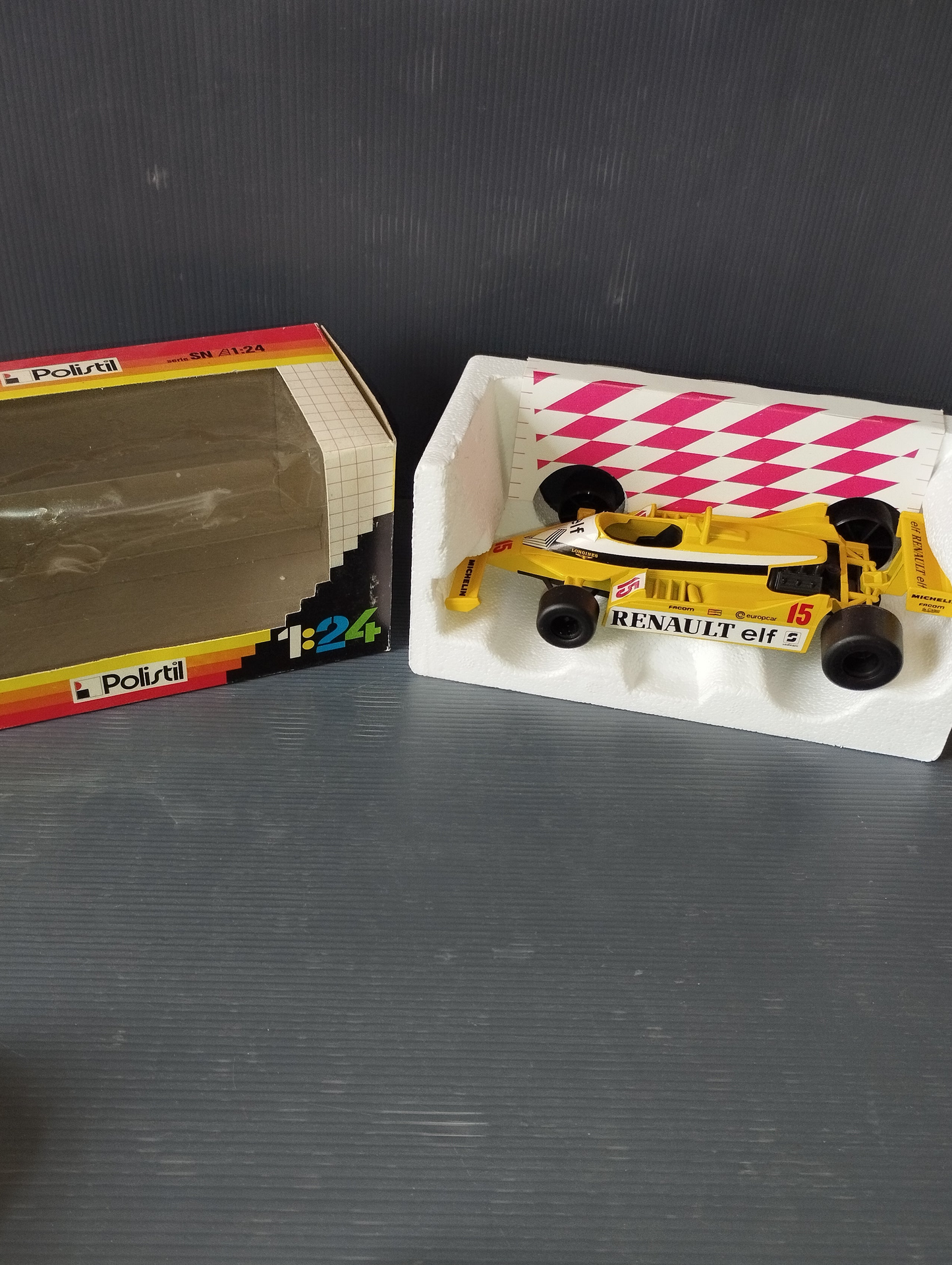 Modellino Renault RE30 Formula 1

Prodotta negli anni 80 Polistil Serie SN cod.03203 F1