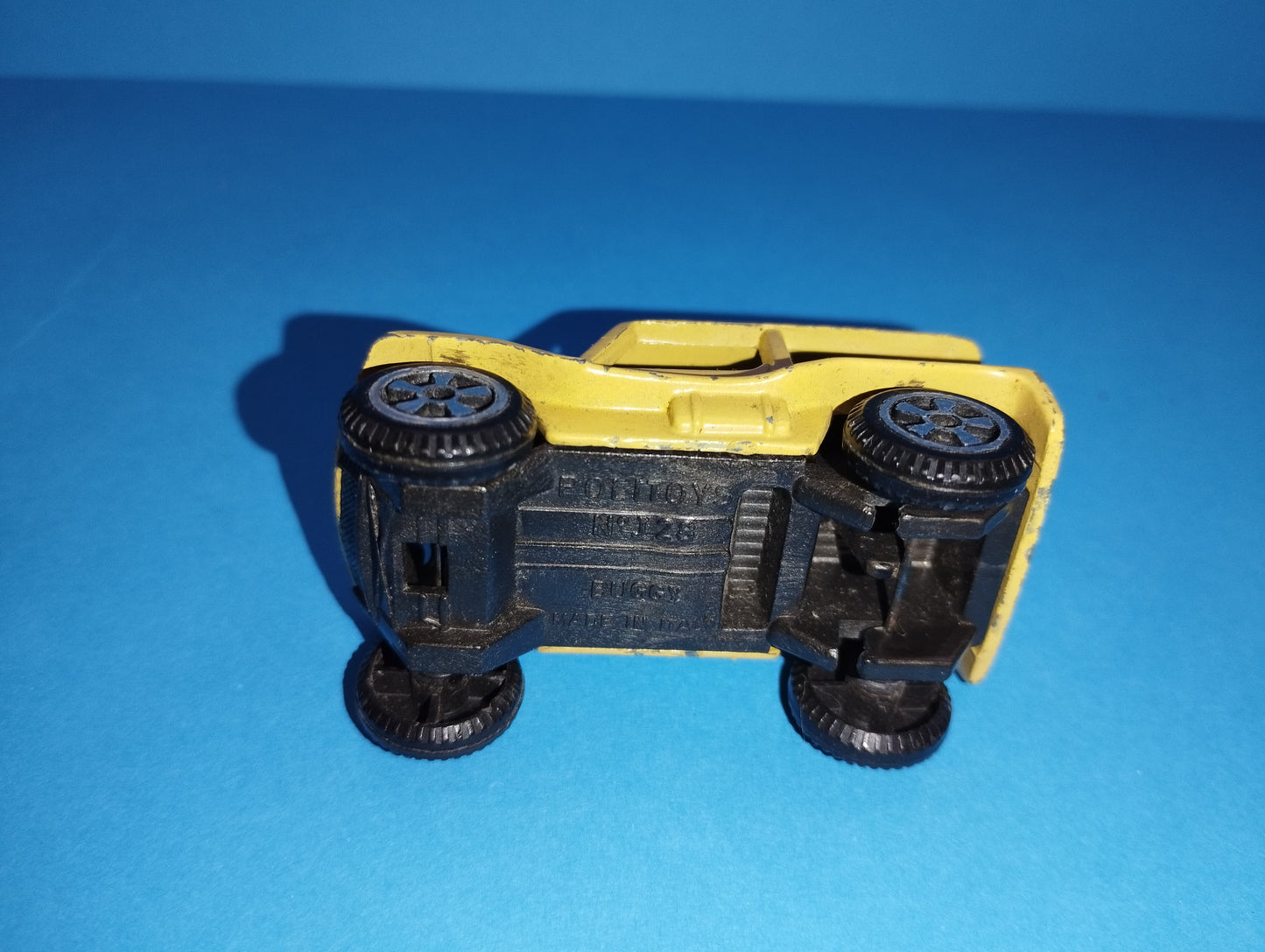 Modellino Buggy

Prodotto negli anni 70 da Politoys N. J28

Scala 1:43

Made in Italy