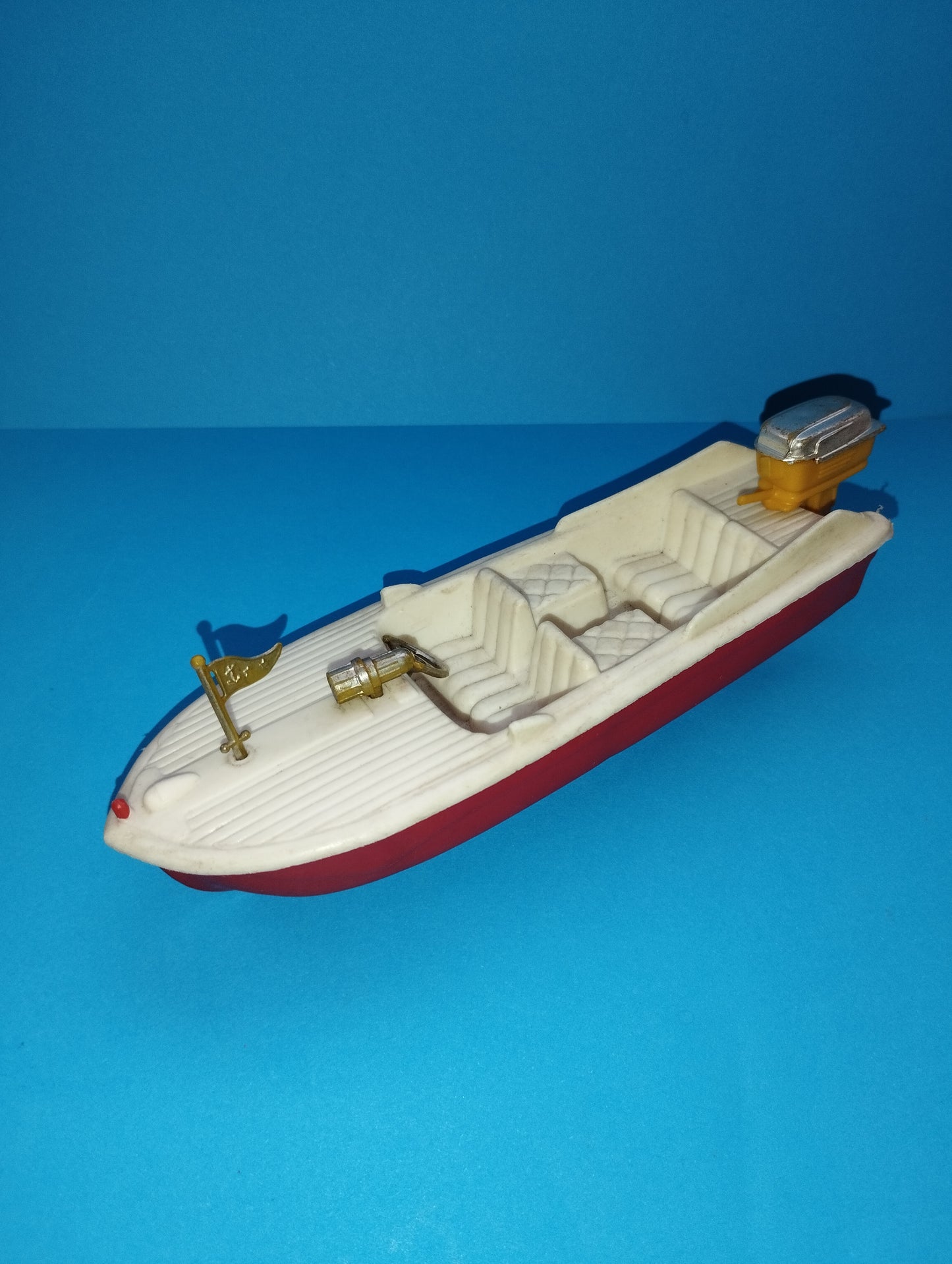 Plastic motorboat model from the 60s/70s

 Unbranded