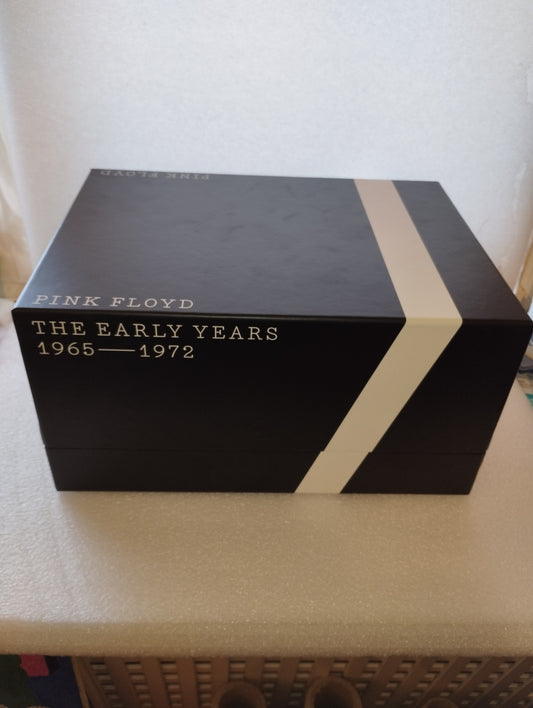 Box Set Pink Floyd The Early Year 1965-1972

Edito nel 2016 da Pink Floyd Records