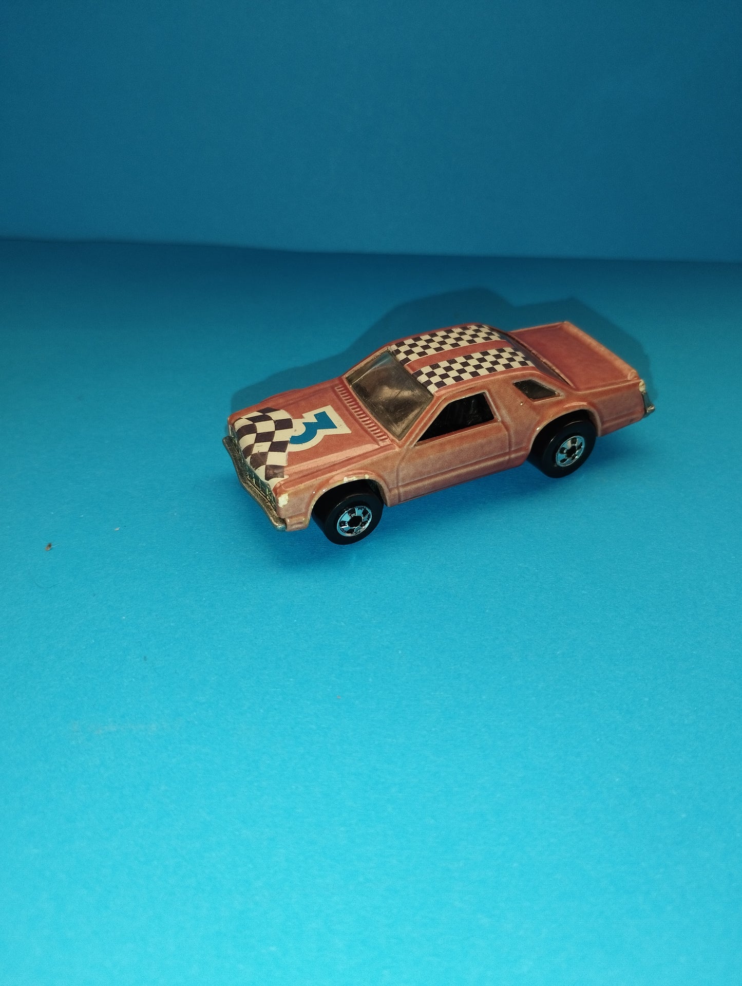 Modellino Ford Fairmont

Prodotto nel 1981 da Hot Wheels

Scala 1:64