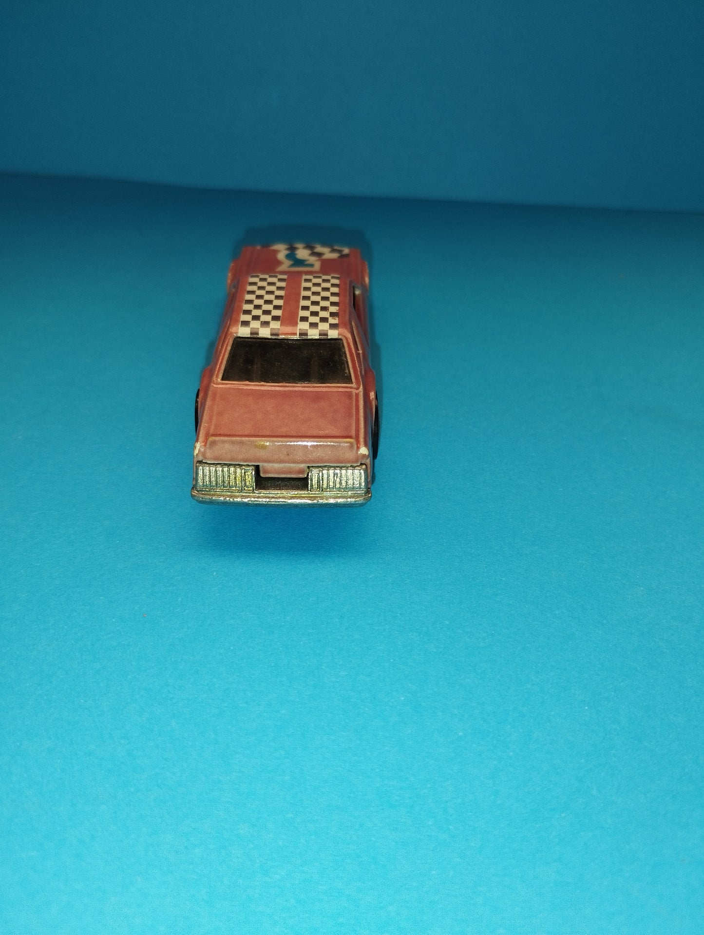 Modellino Ford Fairmont

Prodotto nel 1981 da Hot Wheels

Scala 1:64