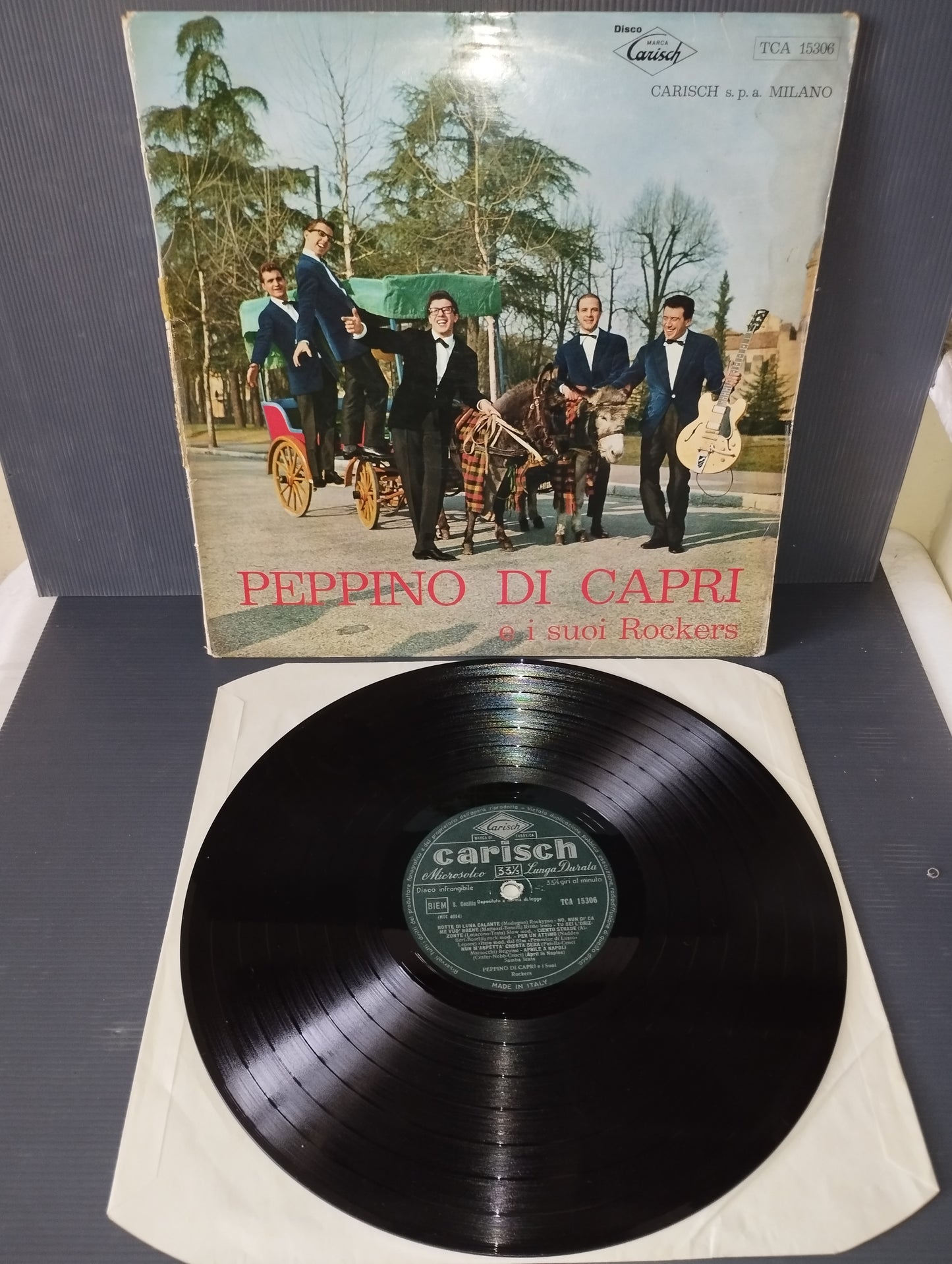 Peppino Di Capri E I Suoi Rockers" Lp 33 Giri

Edito nel 1961 da Carisch Cod.TCA 15306