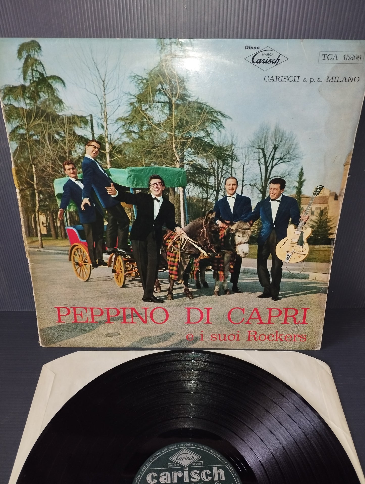 Peppino Di Capri E I Suoi Rockers" Lp 33 Giri

Edito nel 1961 da Carisch Cod.TCA 15306