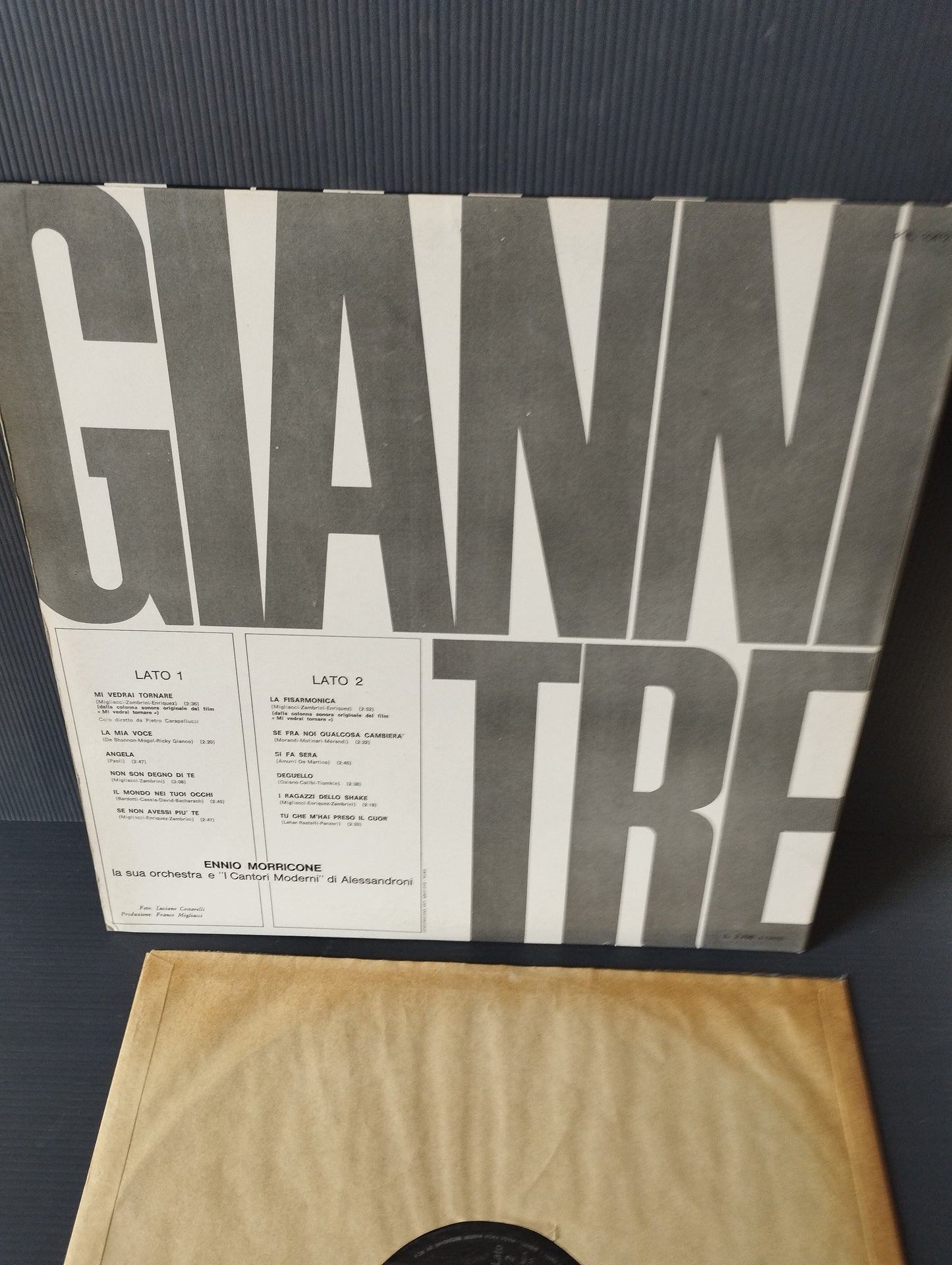 Gianni Tre" Gianni Morandi Lp 33 rpm Published in 1966 by RCA Cod.PML 10412