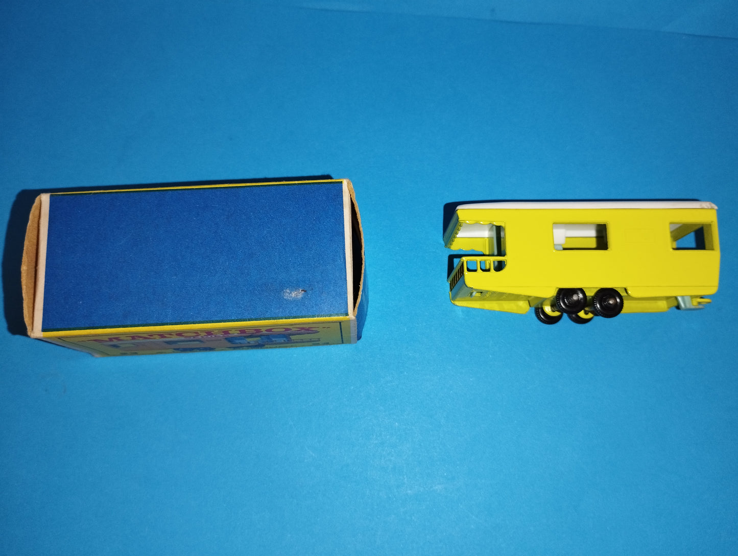 Trailer Caravan model

 Produced by Matchbox cod.23

 Made in England by Lesney

 60's