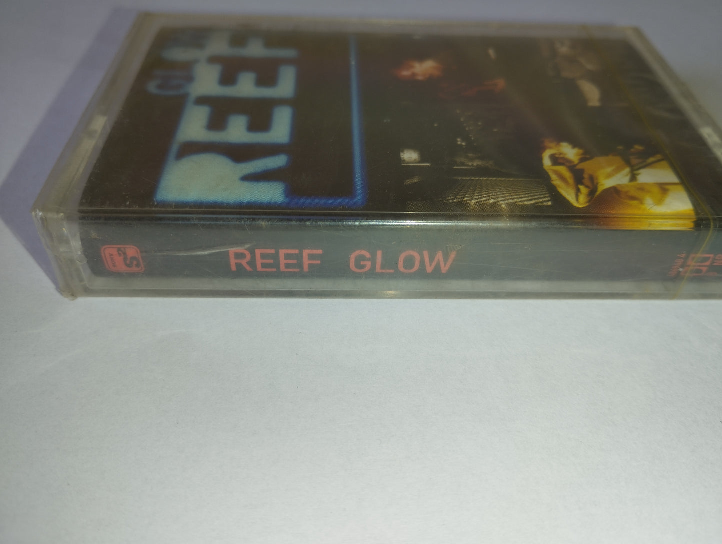 Glow" Reef Musicassetta

Edita nel 1997 da  Sony Music cod.486 940 4