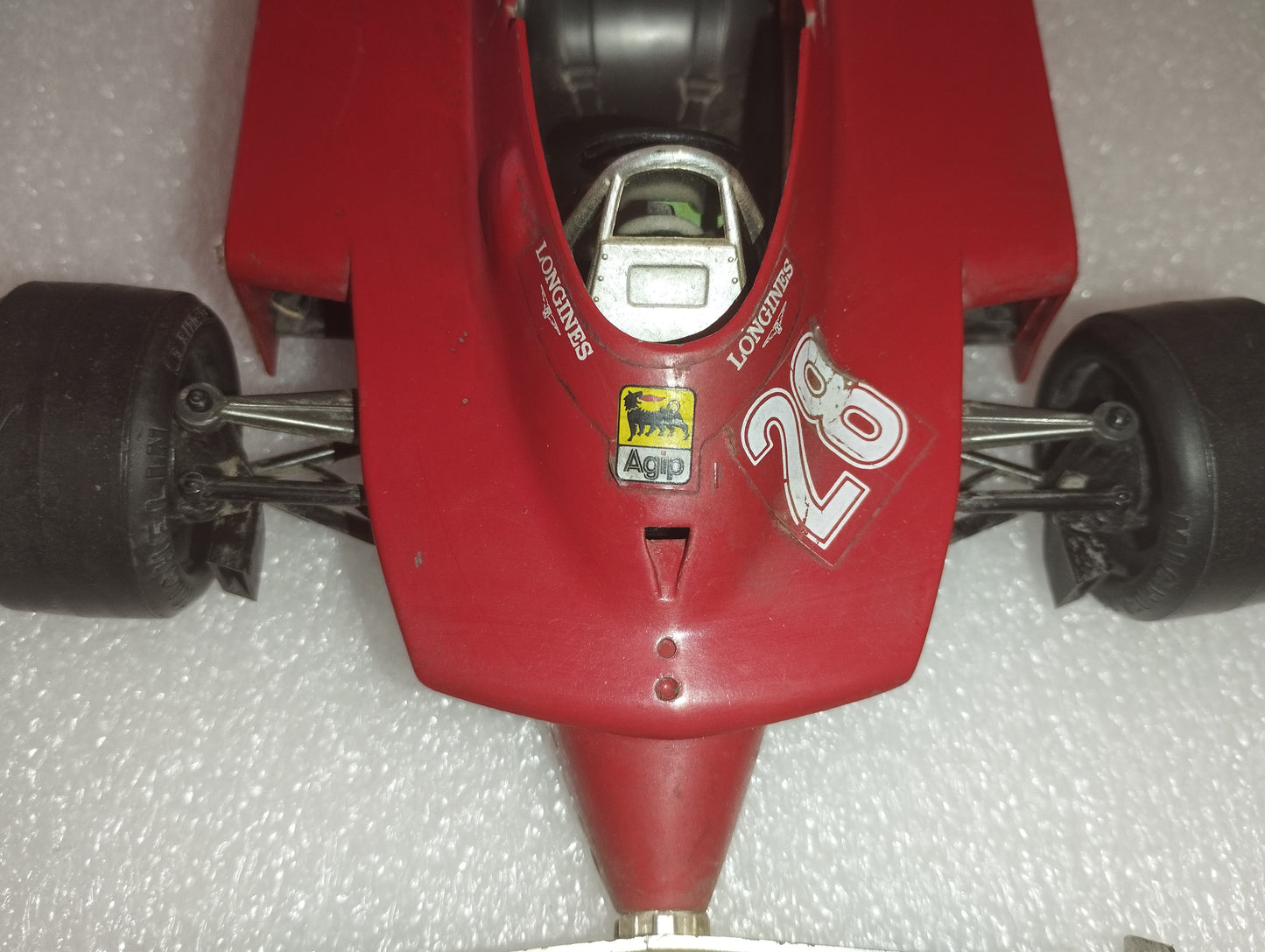 Modellino Ferrari 312 T5 Pironi

Scala 1:14

Prodotta da Bburago cod.2108

da restaurare