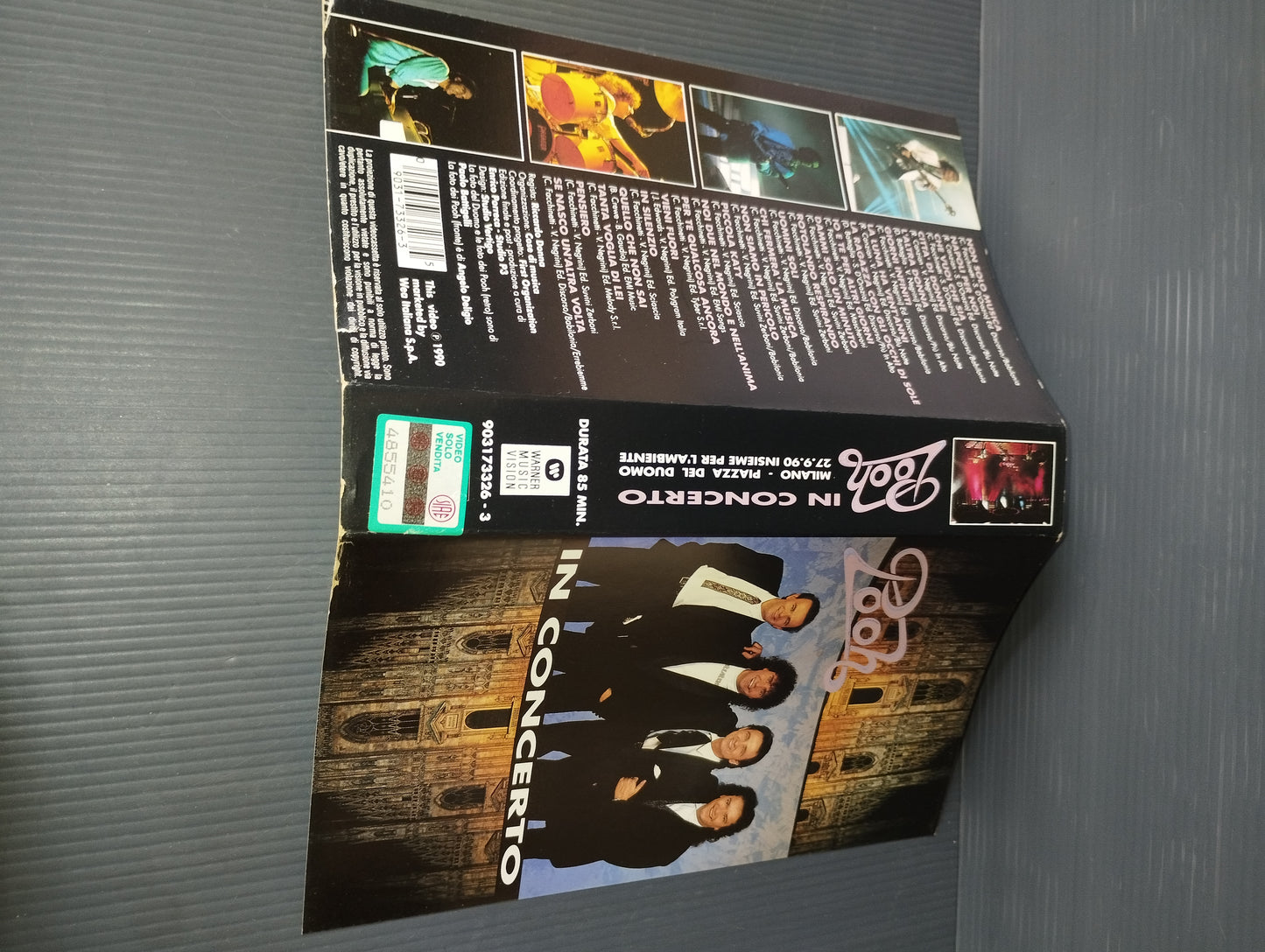 VHS "Pooh in Concerto.Milano piazza del Duomo 27.9.90"