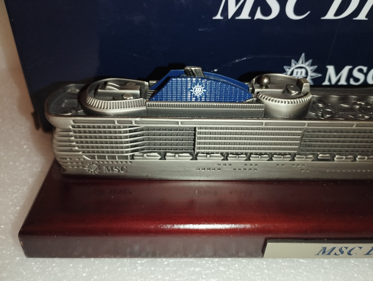 Model Ship MSC Divina
 In metal with wooden base
 Model length 26 cm