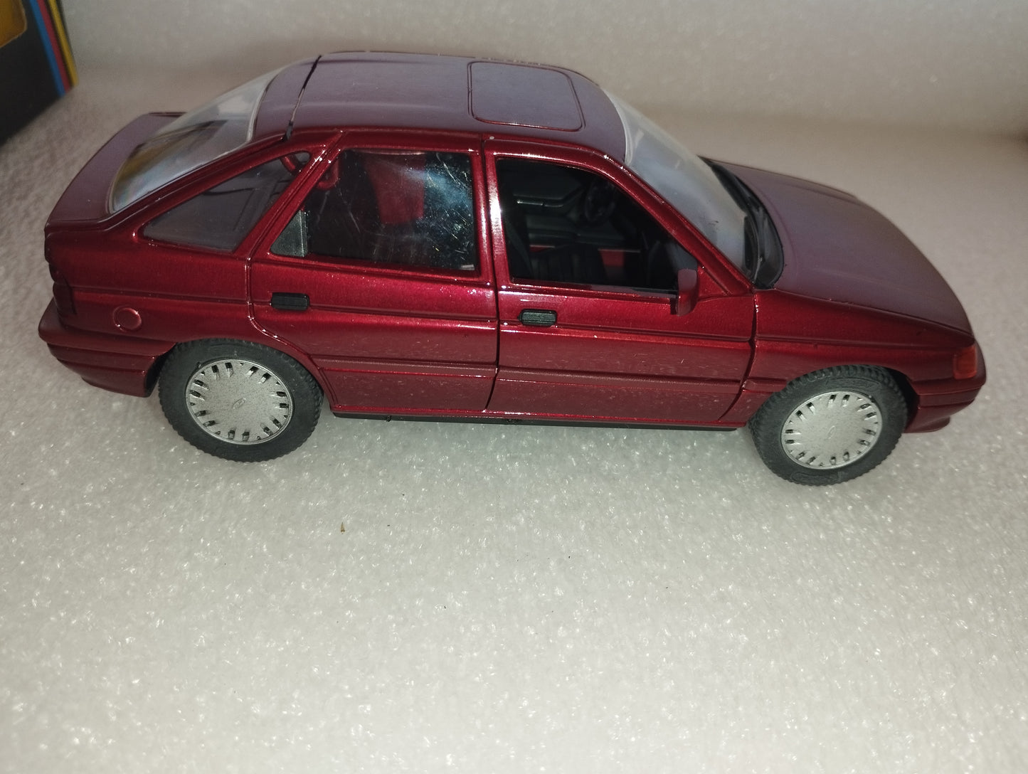 Modellino Ford Escort
Prodotta da Shabak Cod .1525
Scala 1:24
Made in Germany