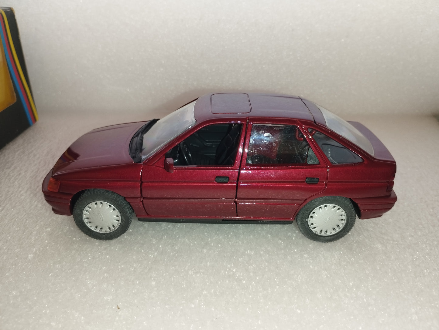 Modellino Ford Escort
Prodotta da Shabak Cod .1525
Scala 1:24
Made in Germany