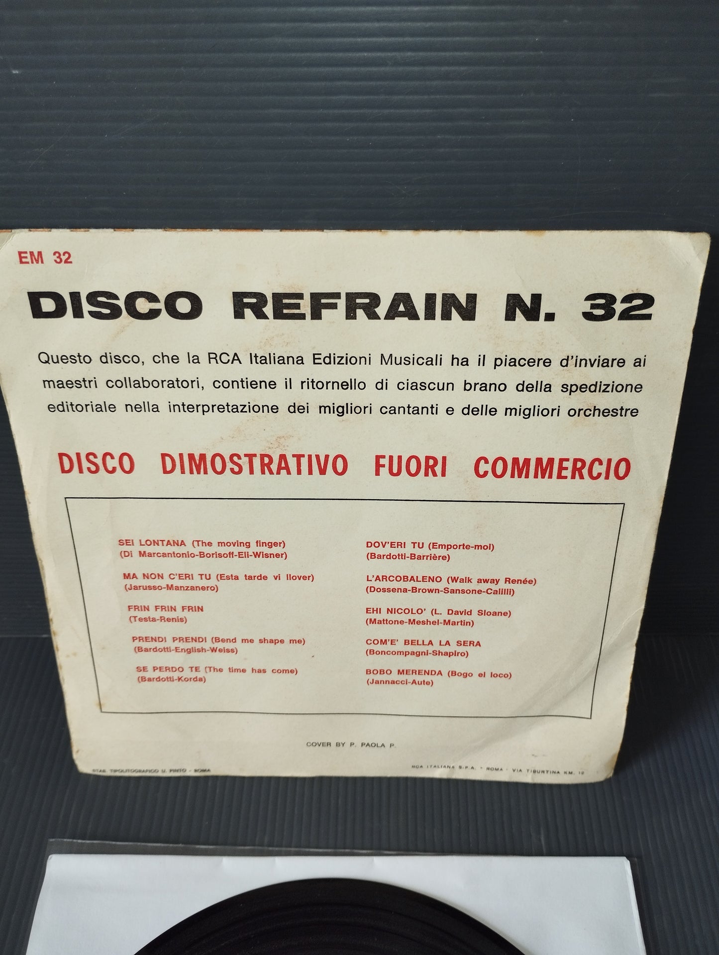 Disco Refrain N.32" Various
Edito da RCA