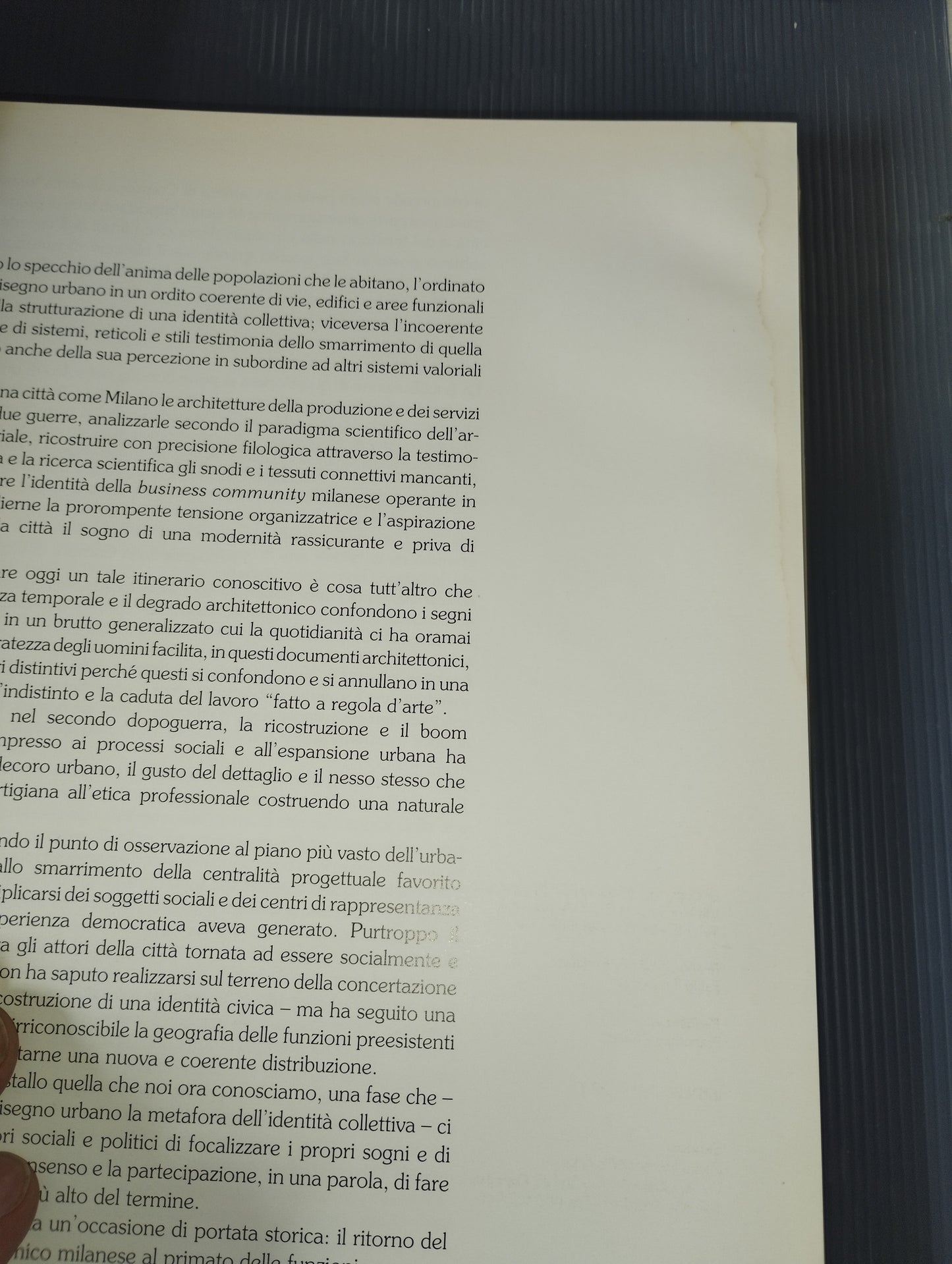 Libro " Il Sogno Moderno.Architettura e produzione a Milano tra le due guerre" A.Negri /A.Negri/S.Zaninelli