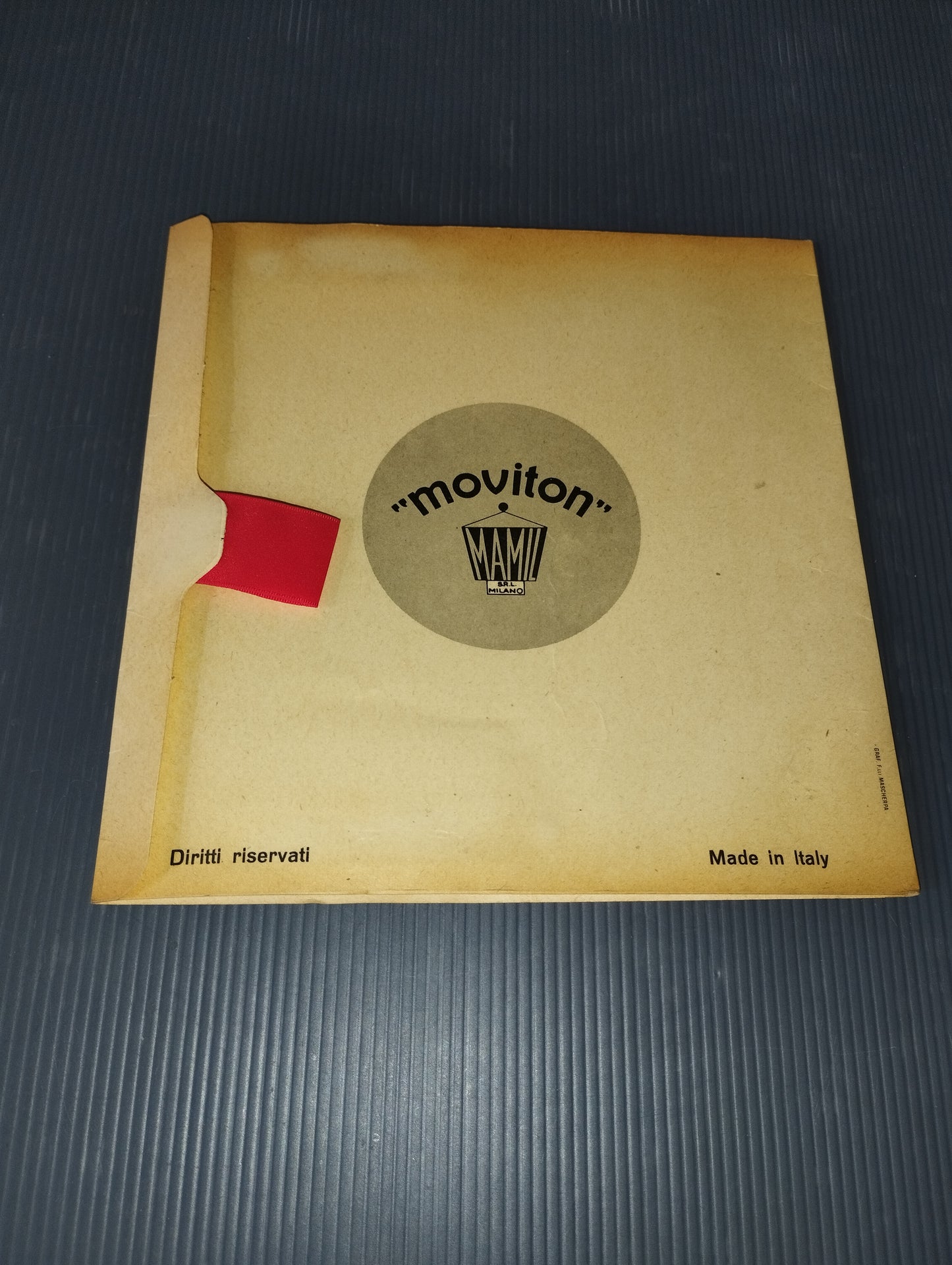 Moviton Mamil Solo Blank cover
 To accommodate 3 discs.
 DISCS NOT PRESENT