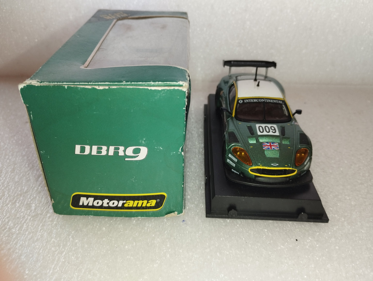 Modellino Aston Martin Racing DBR9

Prodotto  da Motorama 1:43