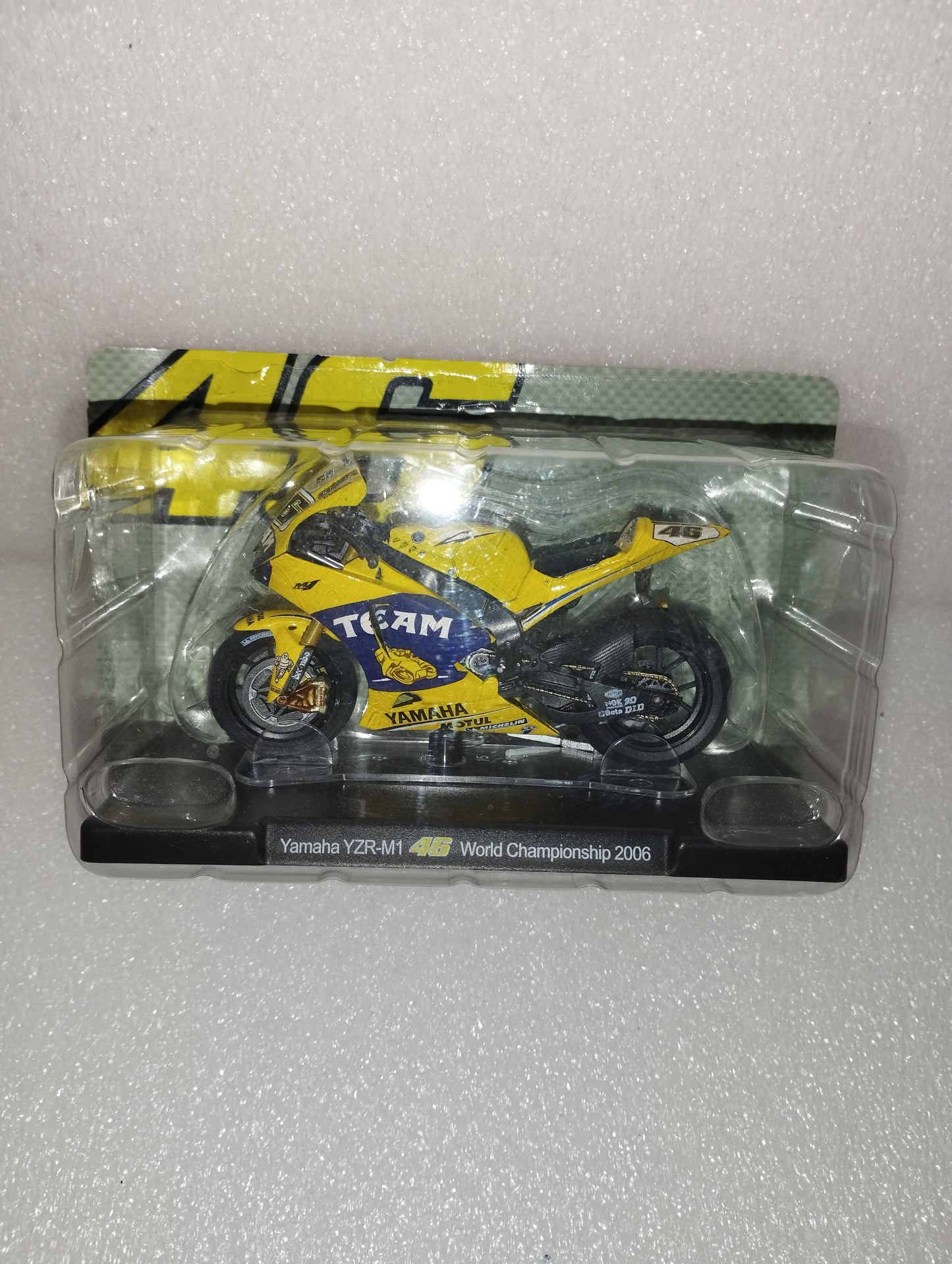 Yamaha YZR-M1 model

 World Championship 2006 Valentino Rossi

 Series 46

 Scale 1:18