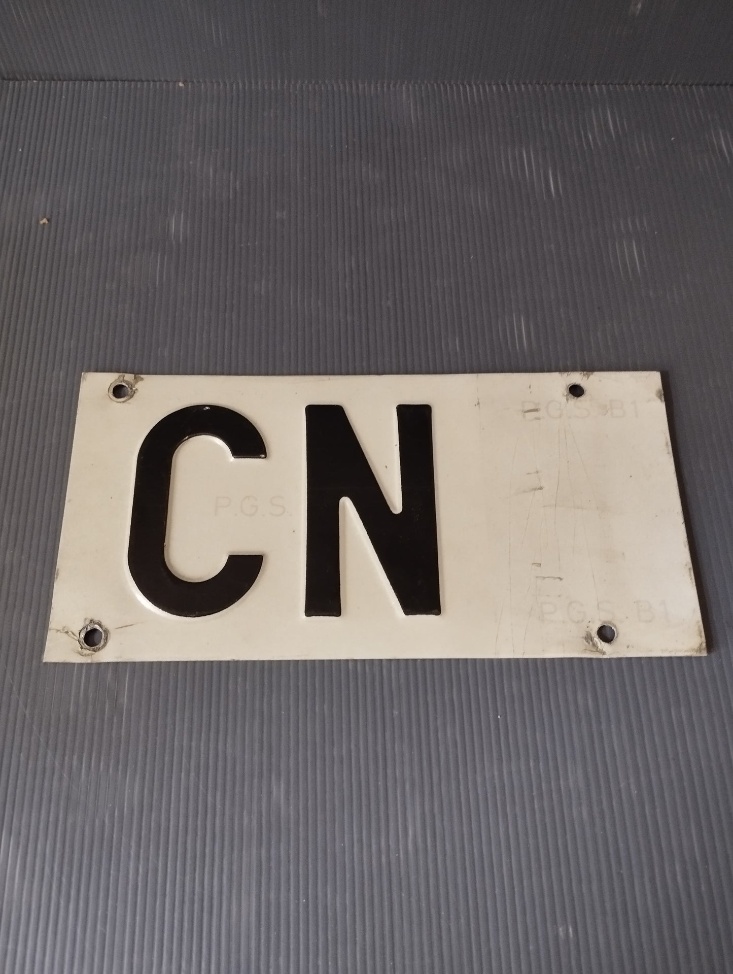 CN Wedge Metal Plate