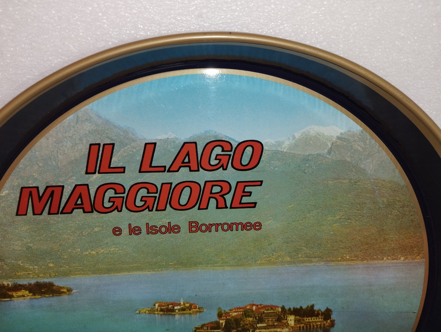 Vassoio Il Lago Maggiore e le Isole Borromeo
In Latta
Souvenir anni 60