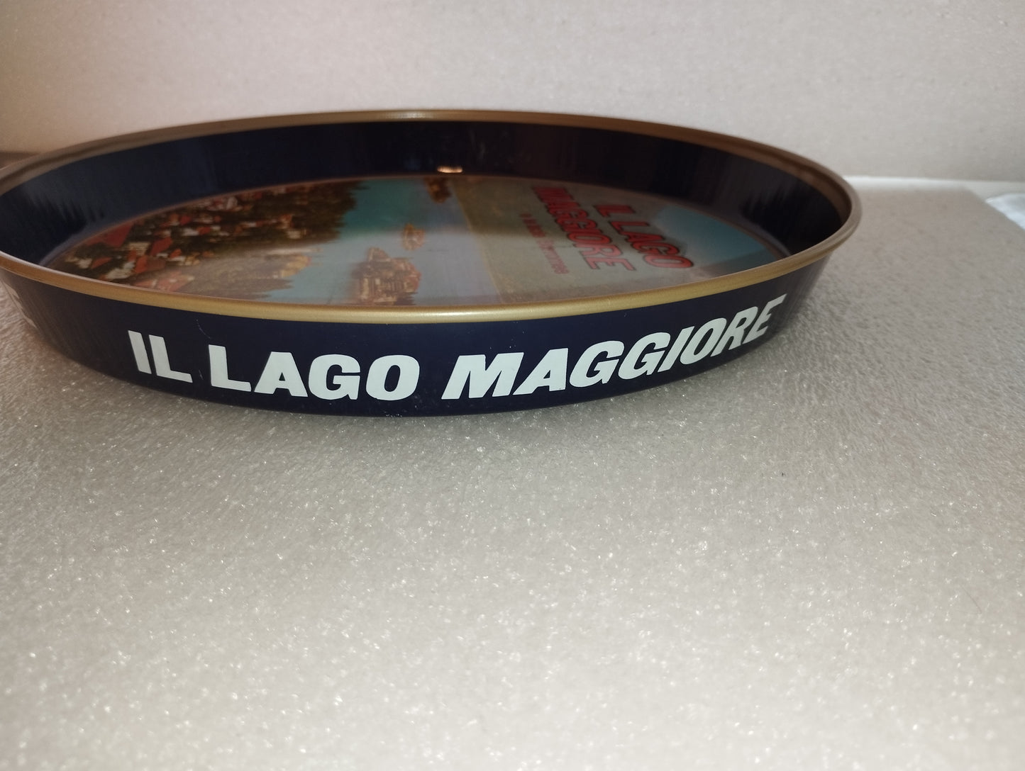 Tray Lake Maggiore and the Borromean Islands
 In tin
 Souvenirs from the 60s