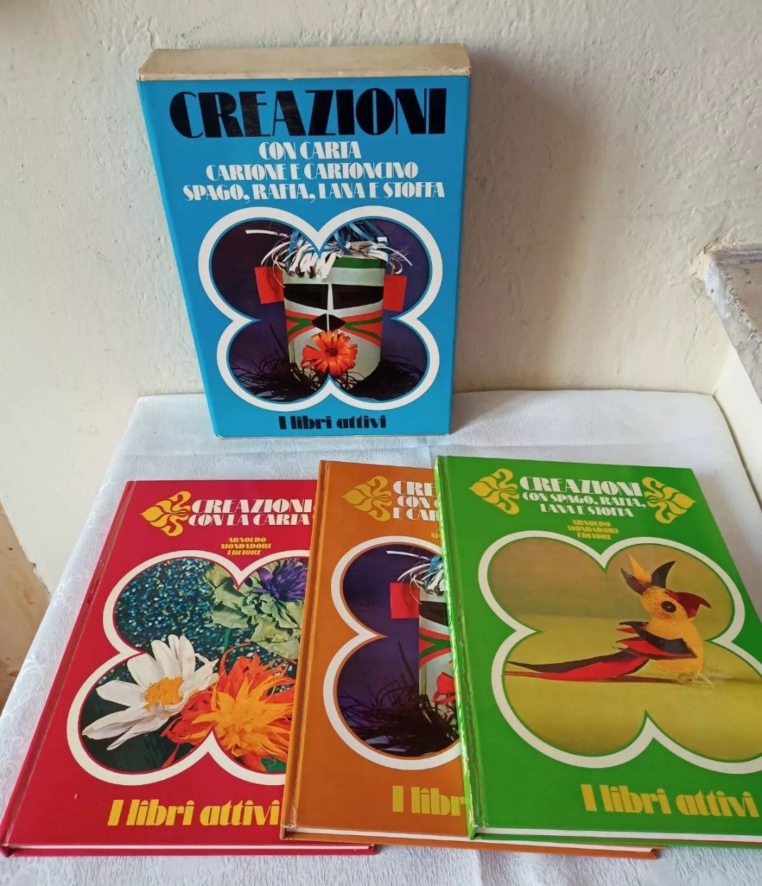 Cofanetto con tre Libri Creazioni Mondadori originale anni 70