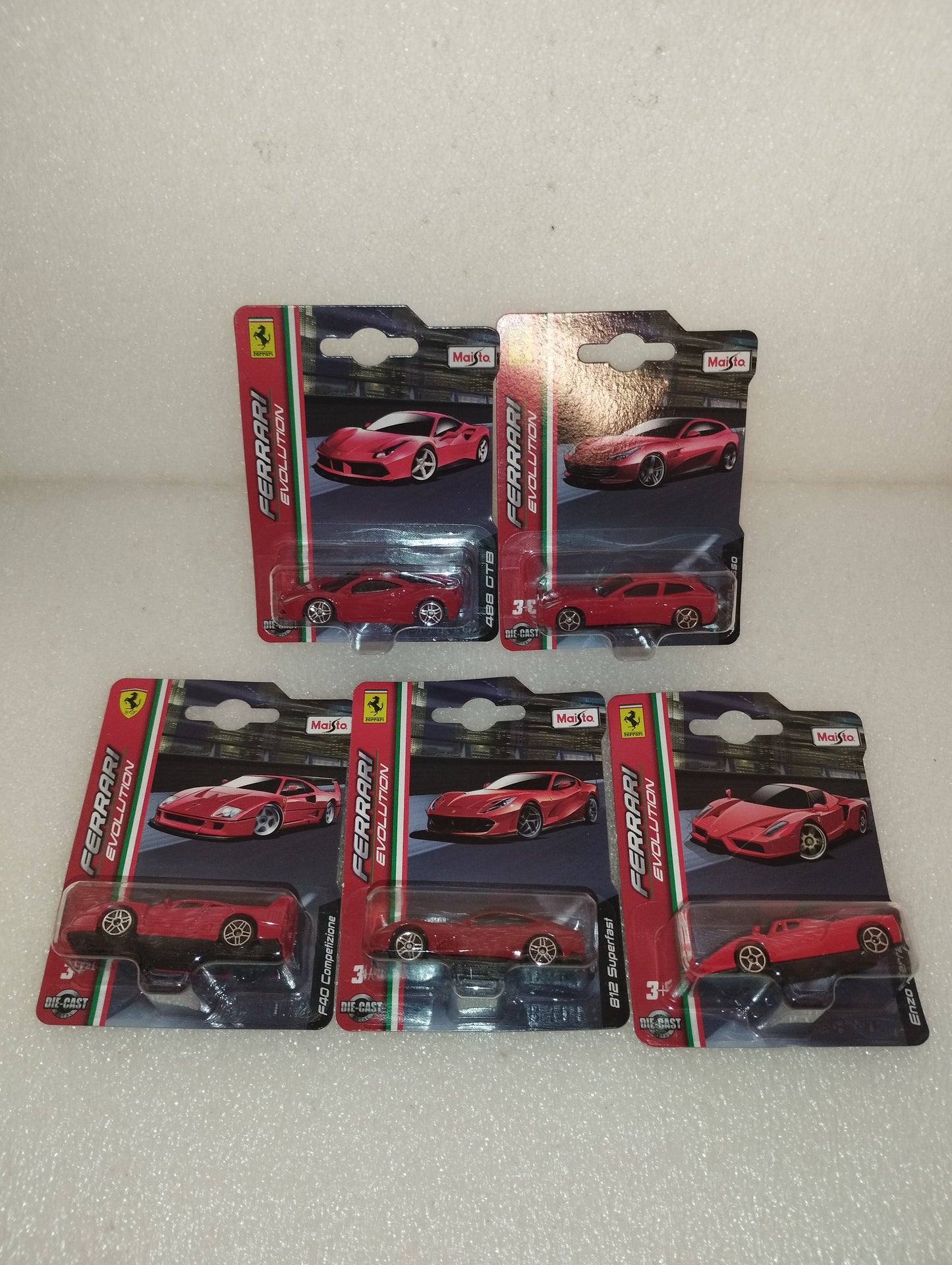 5 Confezioni Ferrari Maisto
Scala 1:64
Die Cast Metal