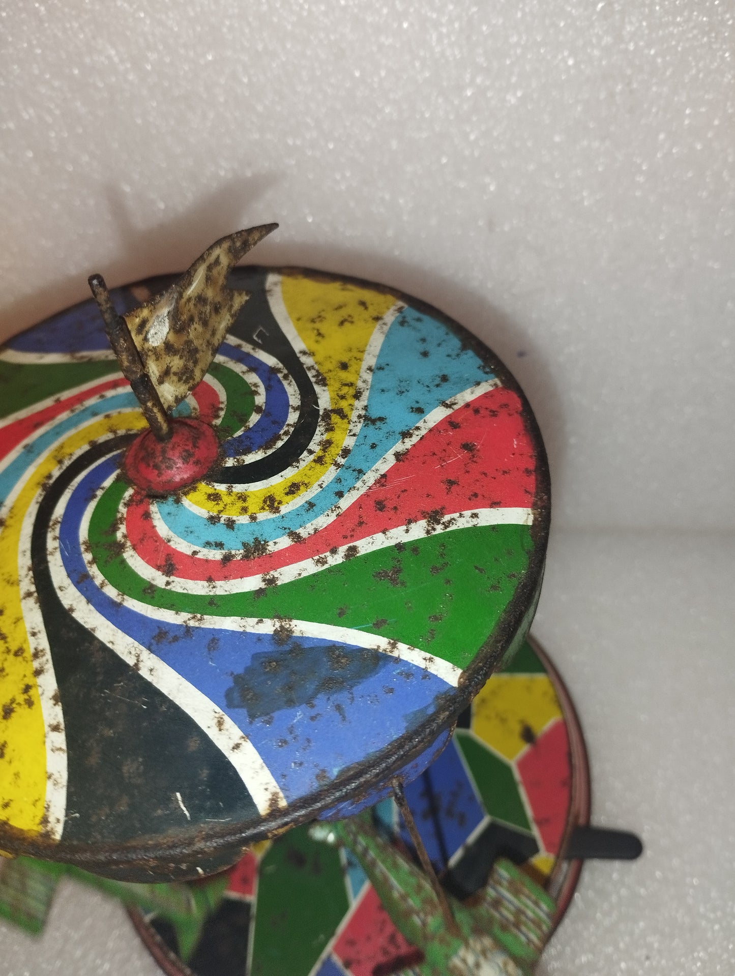 BELL Giostra In Latta
Anni 50
Made in Italy
Da Restaurare