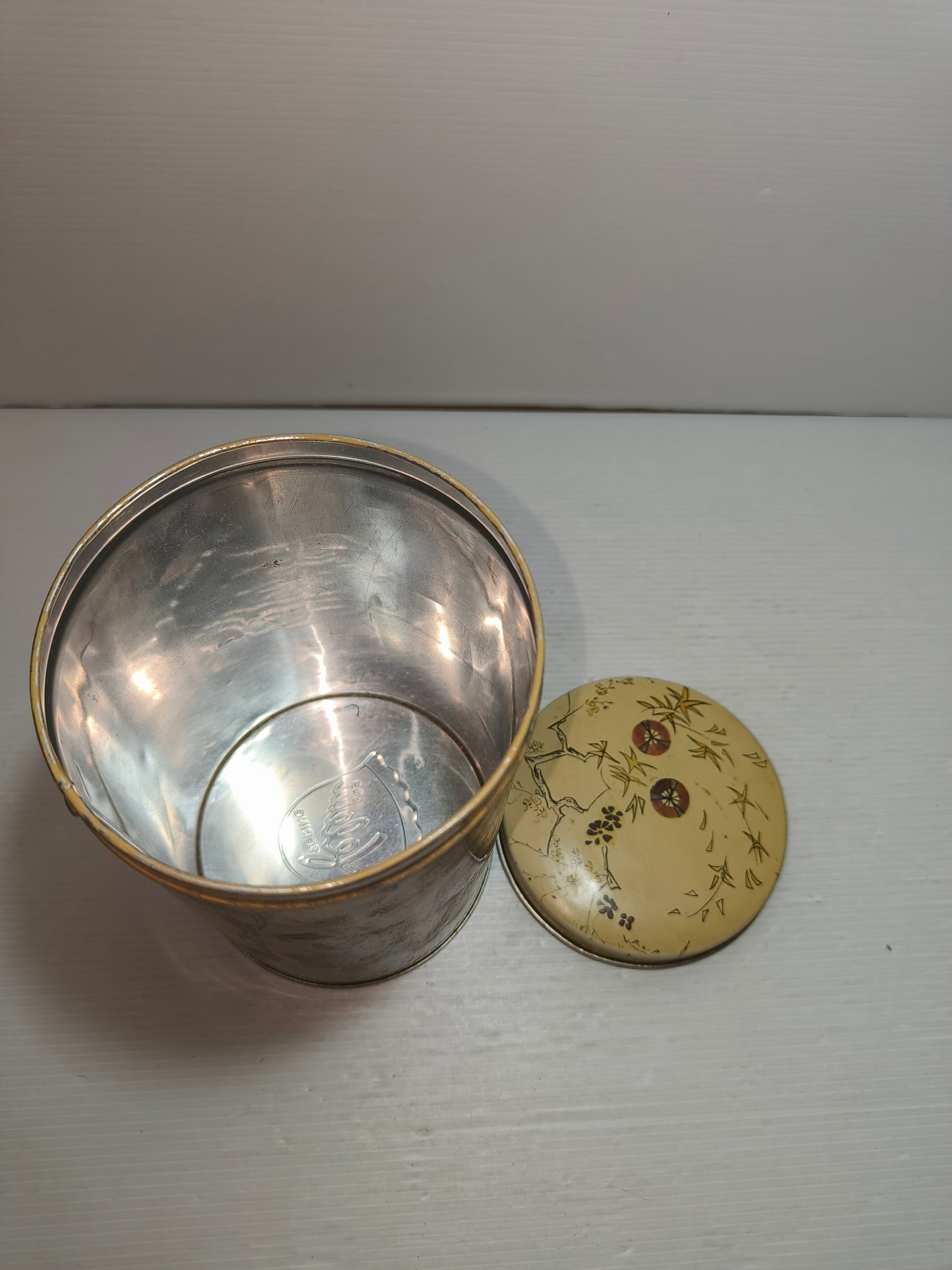 Scatola in alluminio vintage Feletti Torino, LEGGI