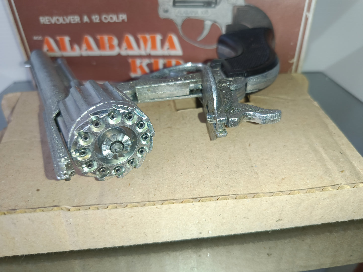 Alabama Kid Mam
In Metallo con manico in plastica Vintage