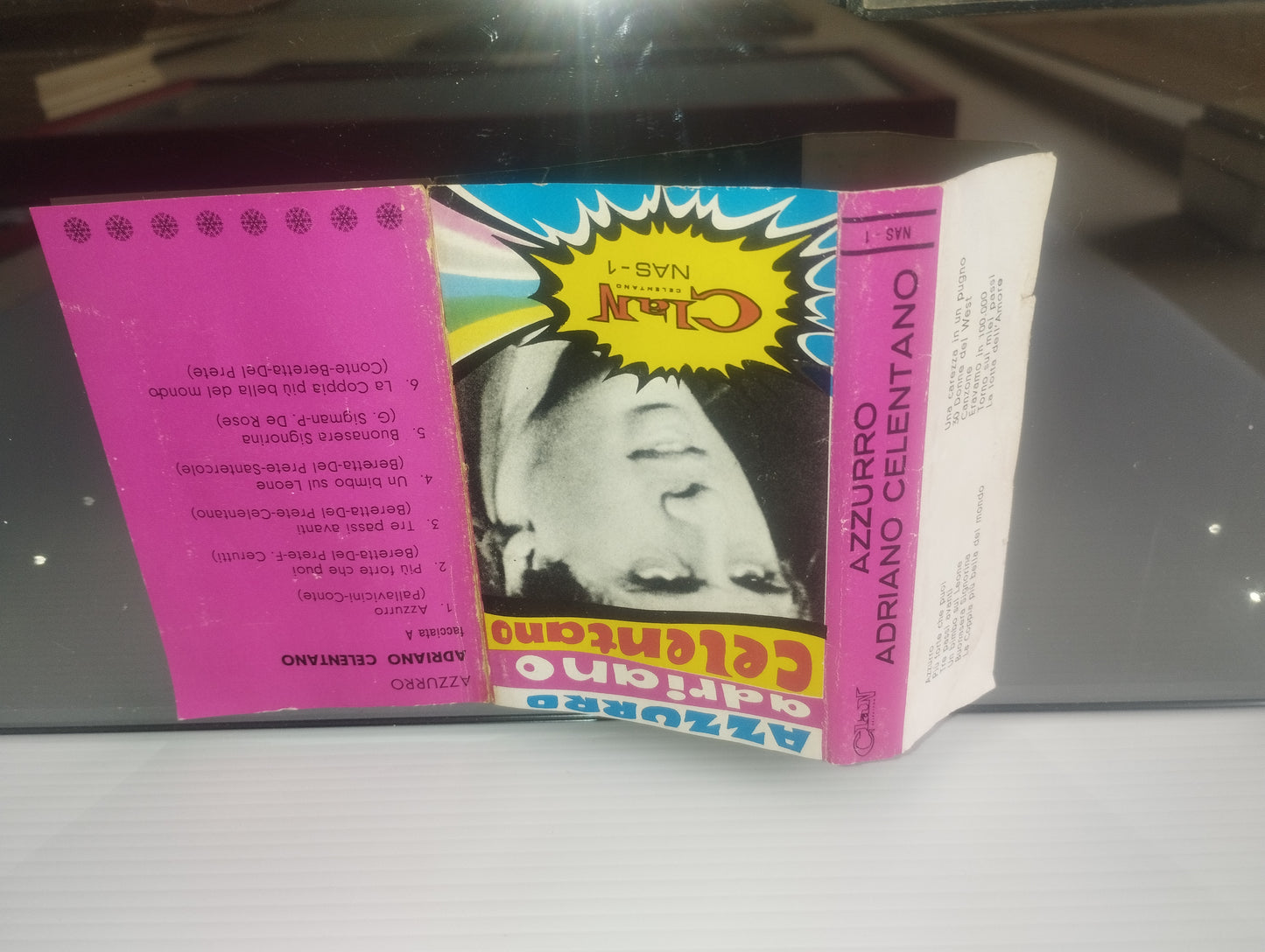 Azzurro Adriano Celentano Musicassetta
Edita nel 1968 da Clan Celentano cod.NAS -1 BIEM
Mono Molto Rara