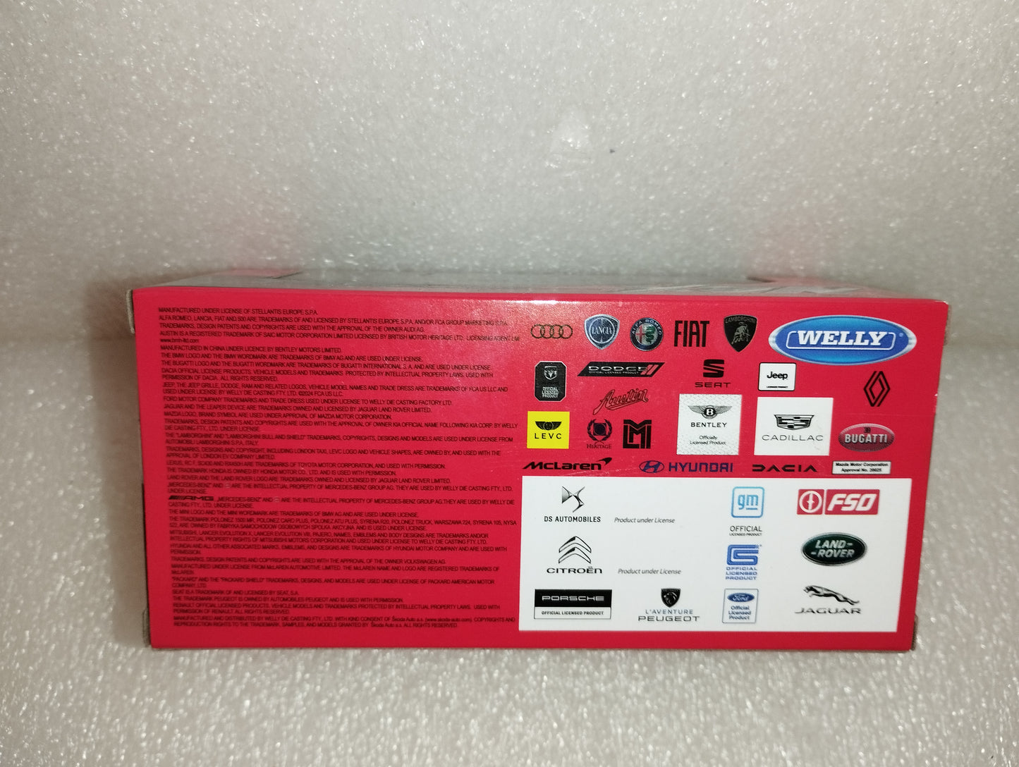 Lancia Delta HF Integrale Evoluzione Martini 5
Prodotta da Welly