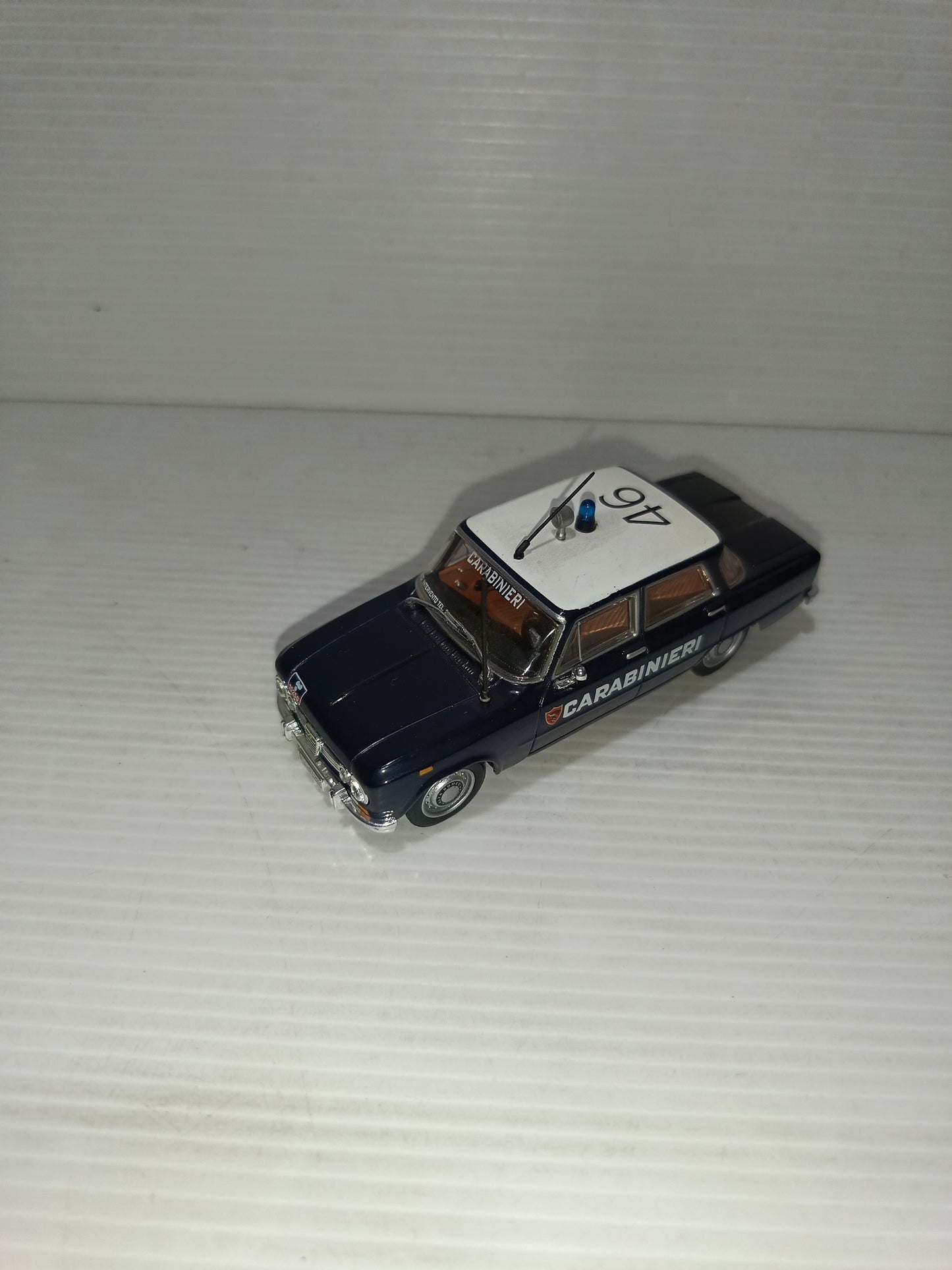 Alfa Romeo Giulia 1600 1970.Carabinieri
Scala  1:43