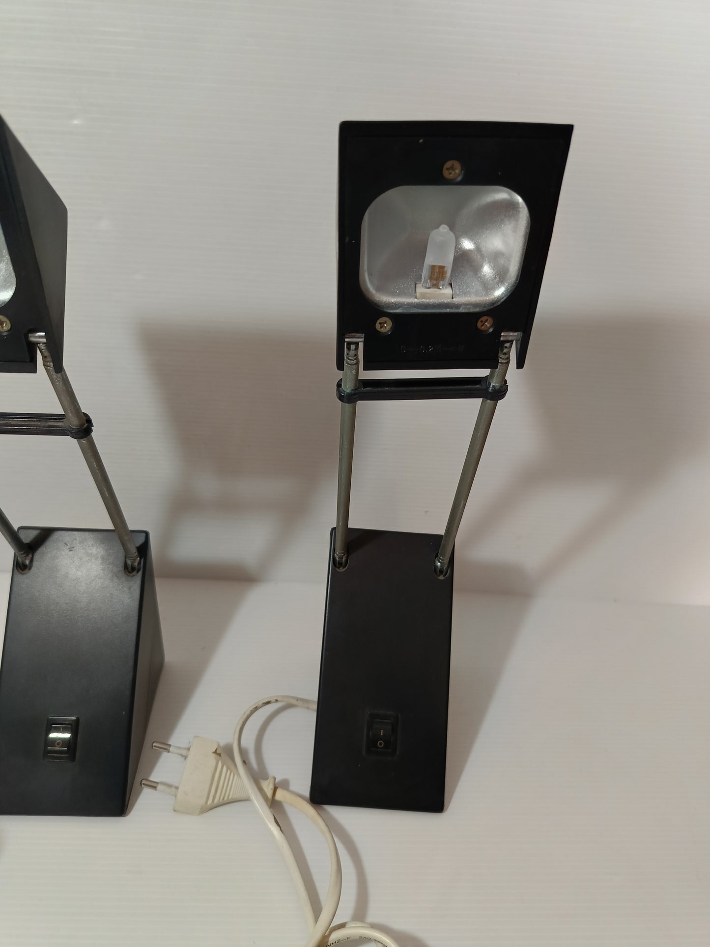 2 Lampade Design TL-101 Vintage da Restaurare