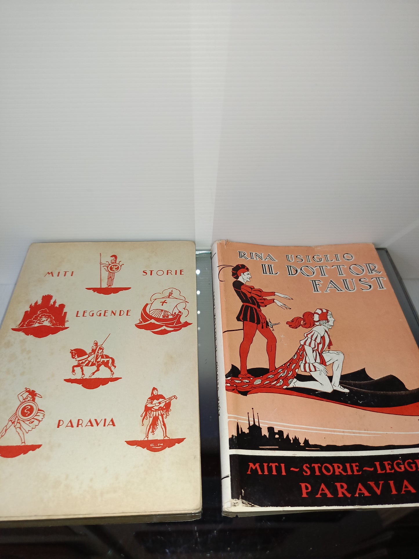 Il Dottor Faust Rina Usiglio
Decorato da Carlo Nicco
Edito nel 1954 da Paravia