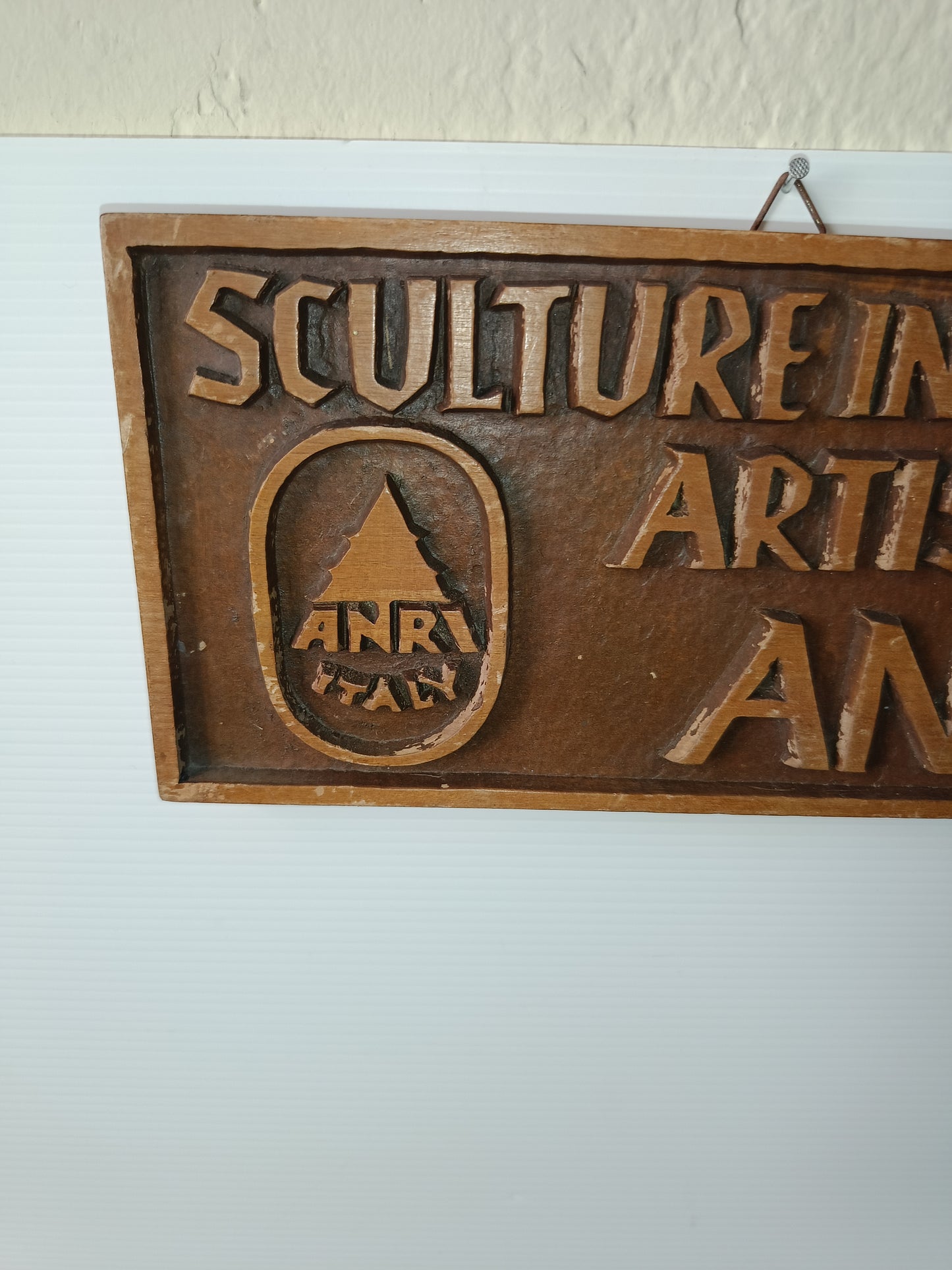 Insegna ANRI Sculture In Legno Artistiche Vintage