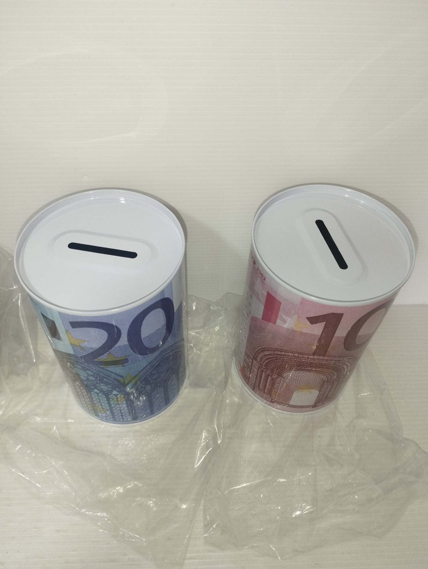 4 Salvadanai In Metallo Non Apribili Decorati Euro