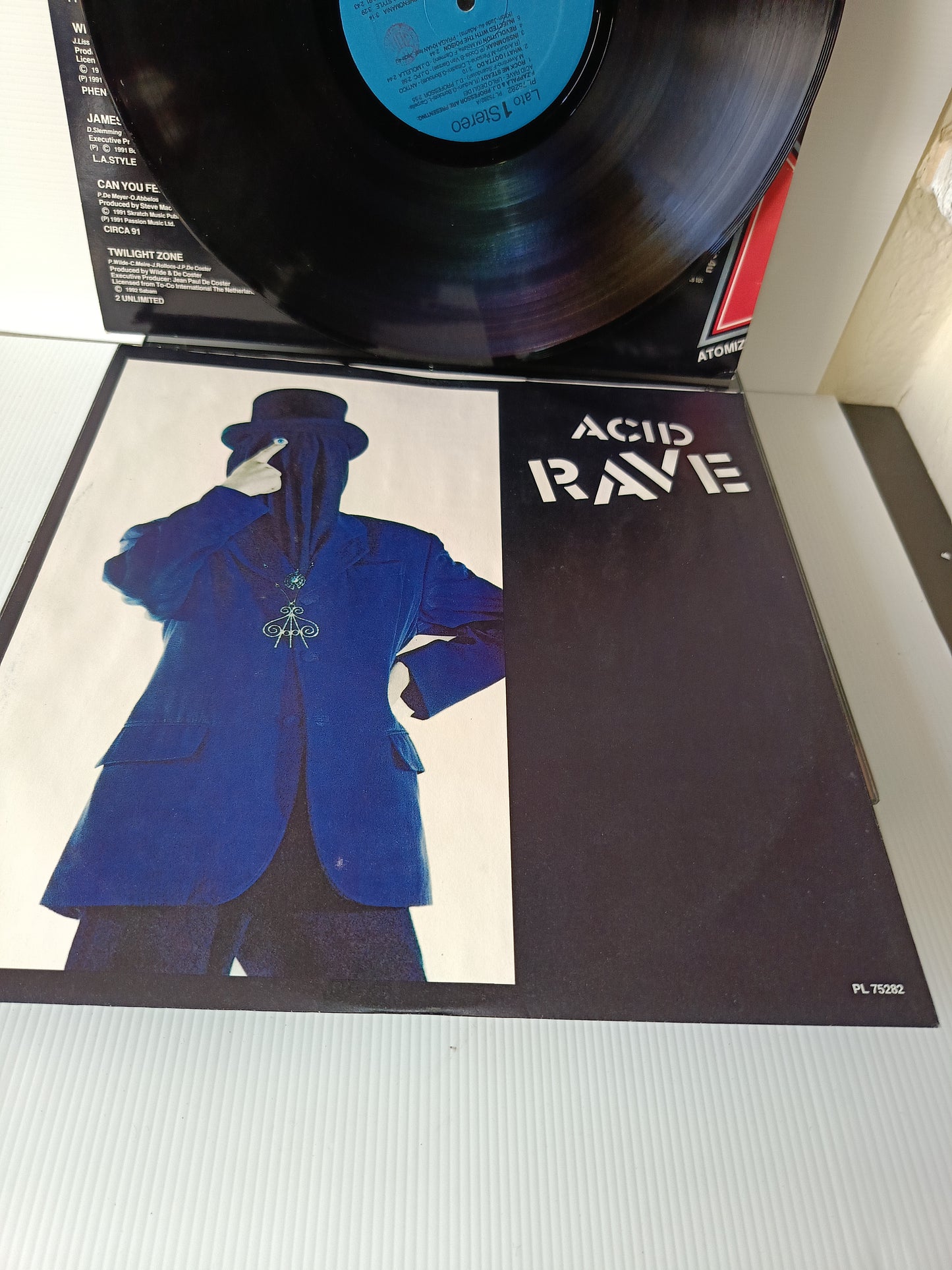 Acid Rave Urlo Degli Dei
D.J.Professor & Francesco Zappalà Lp Giri Edito nel 1992 da RCA Cod.PL75282