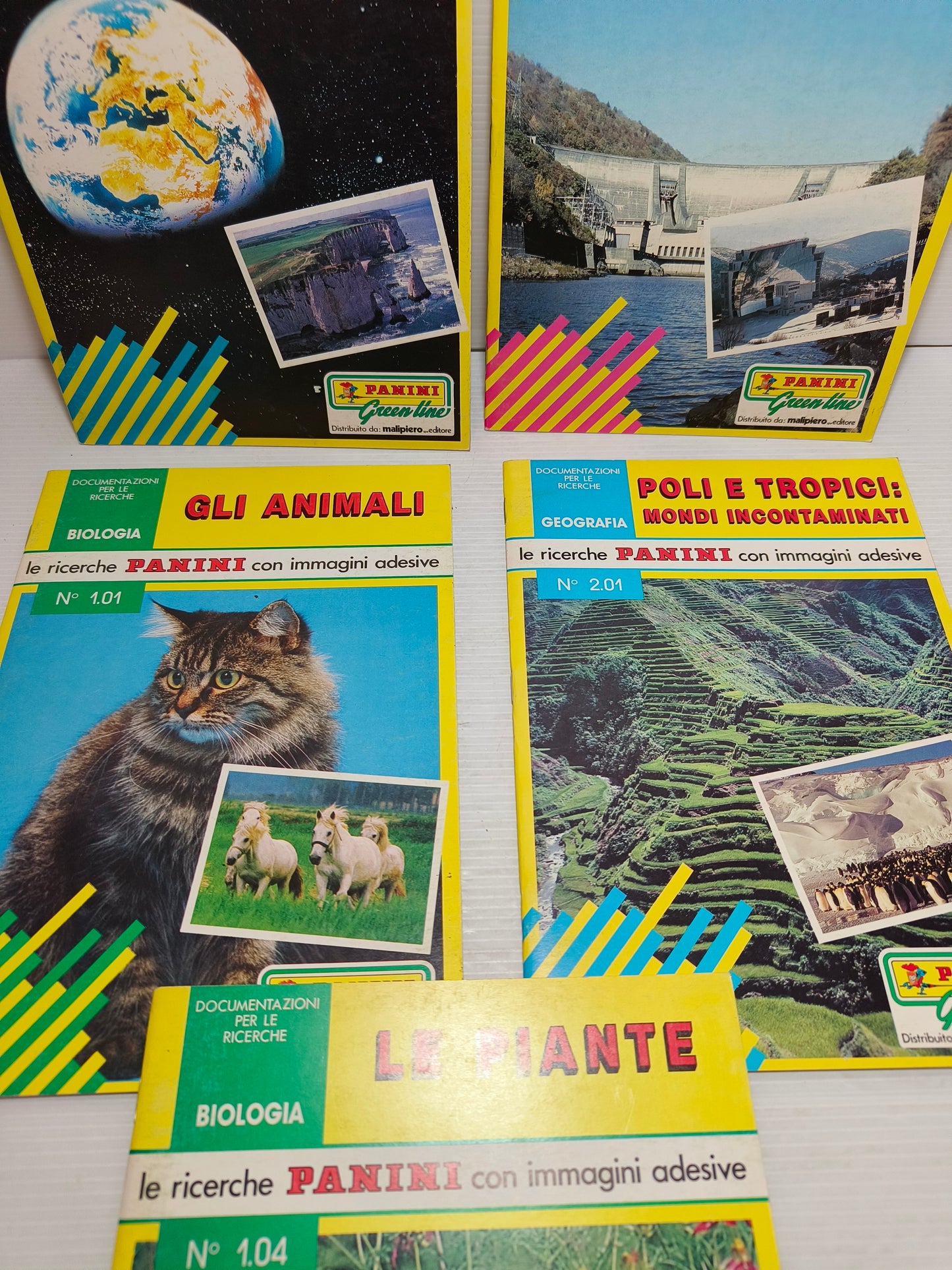 Lotto Le ricerche Panini con immagini adesive, anni 80