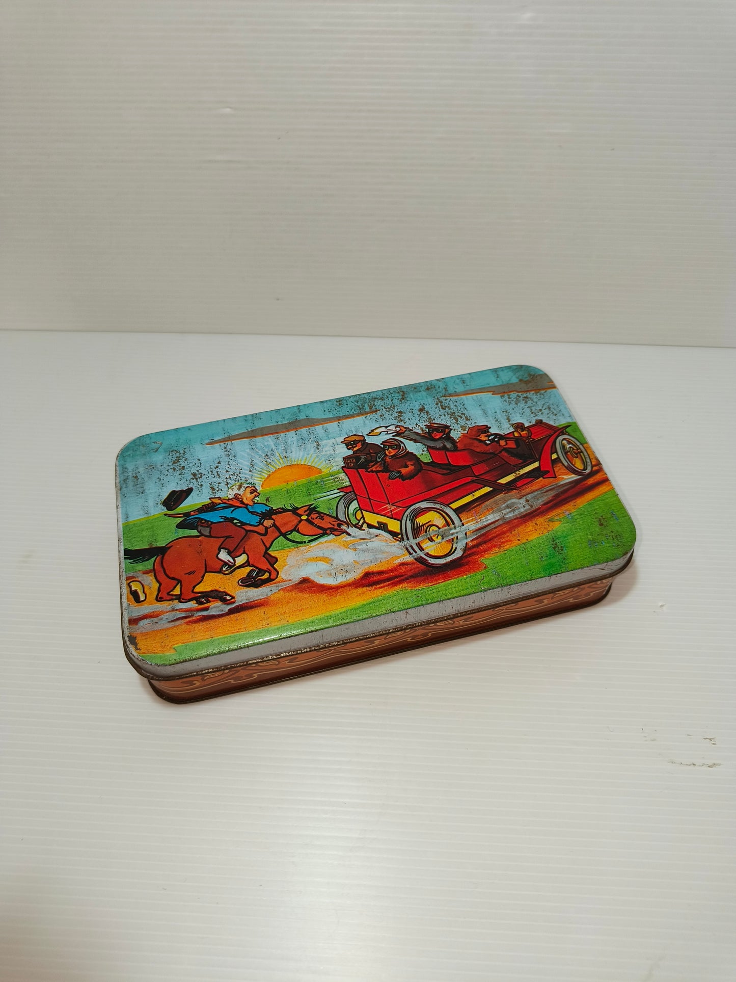 Scatola latta vintage, LEGGI