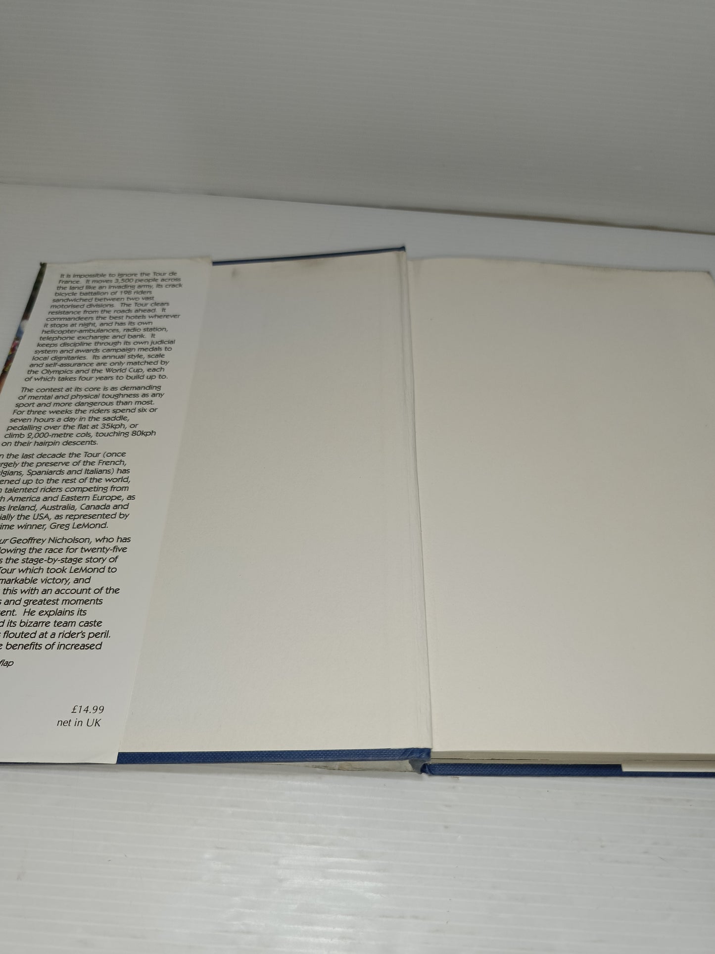 Le Tour Geoffrey Nicholson
Edito nel 1991 daHodder & Stoughton