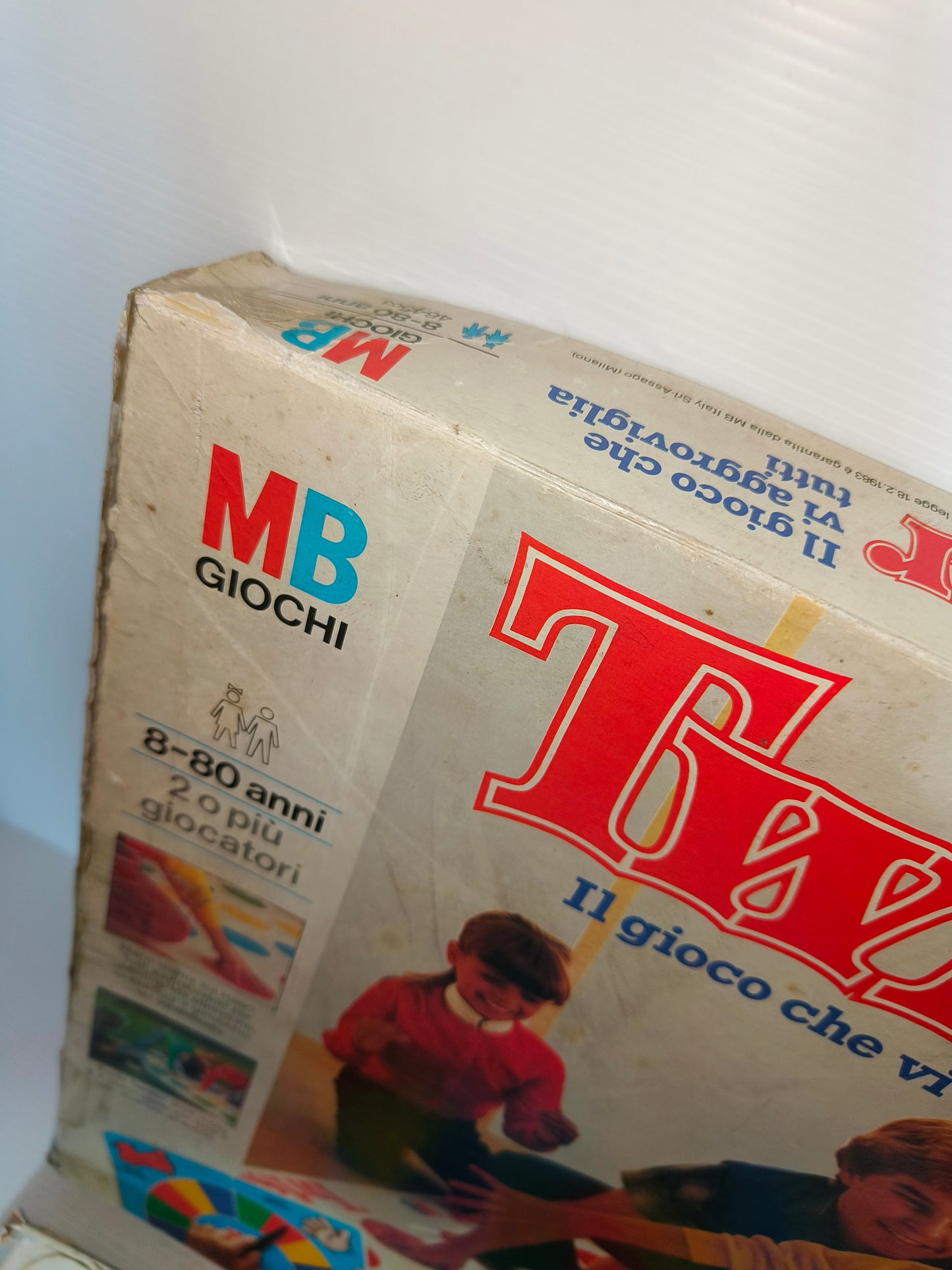 Gioco Twister anni 80, LEGGI