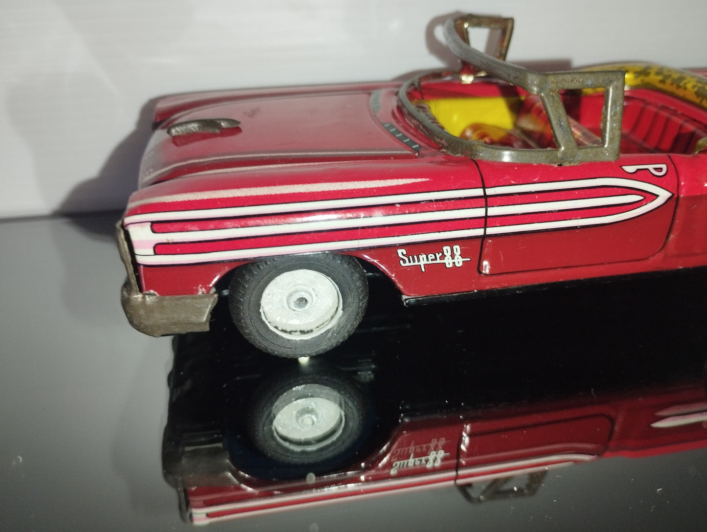 Oldsmobile Super 88  In Latta TN
Made in Japan
Anni 60