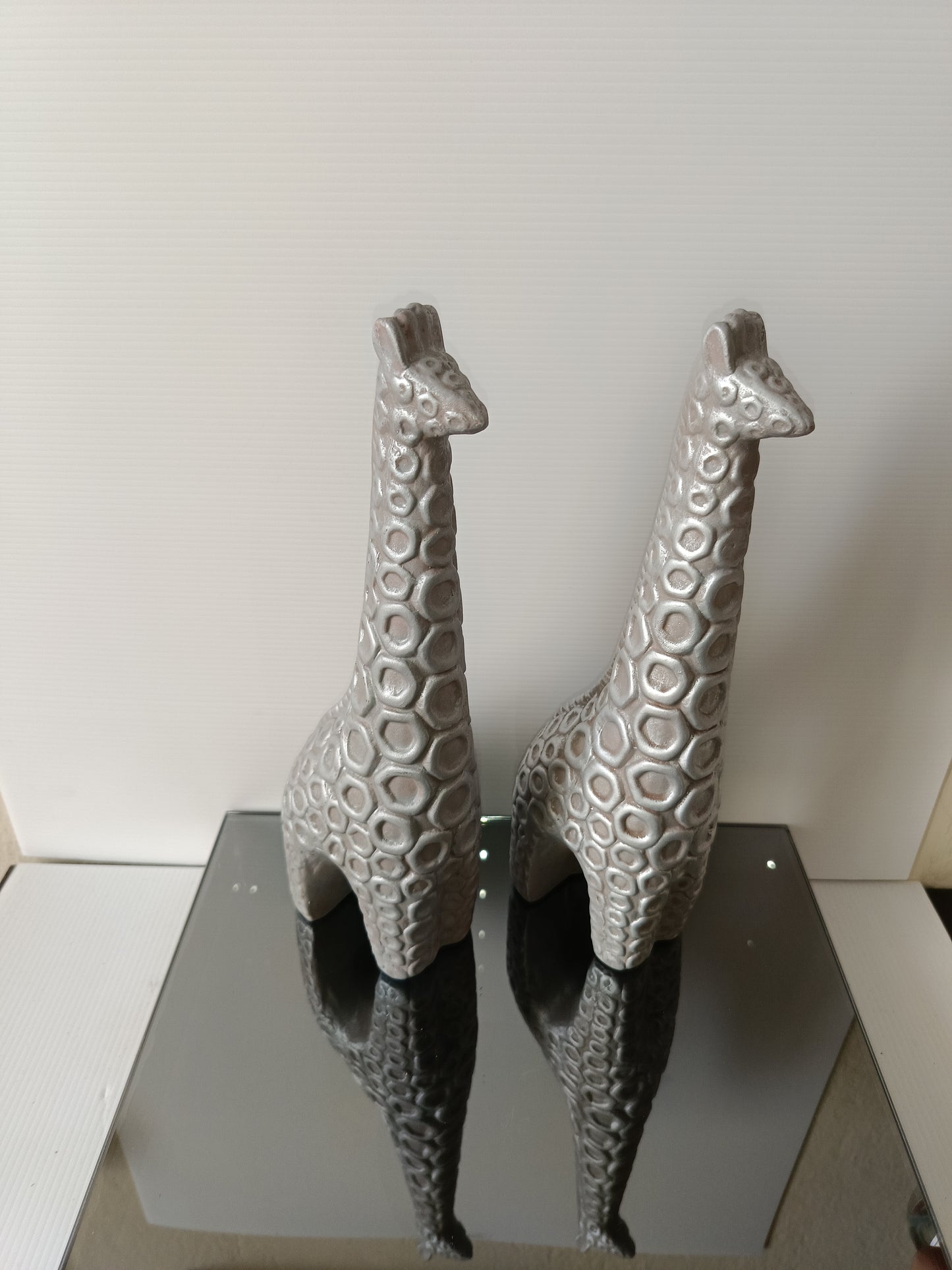 Due Giraffe In Coccio Argentato