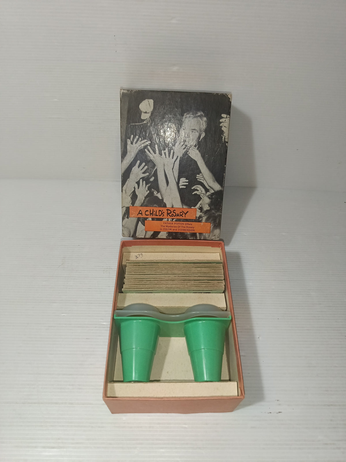 A Child's Rosary Father Peyton

set 15 Diapositive  Tridimensionali Con Visore in plastica

Anni 60

Made in U.S.A.