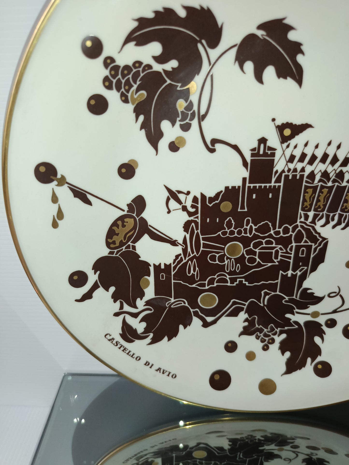 Piatto Porcellana Castello Di Avio - per il FAI A.Brusa
Tiratura limitata a 300 esemplari in vendita il N. 8/300