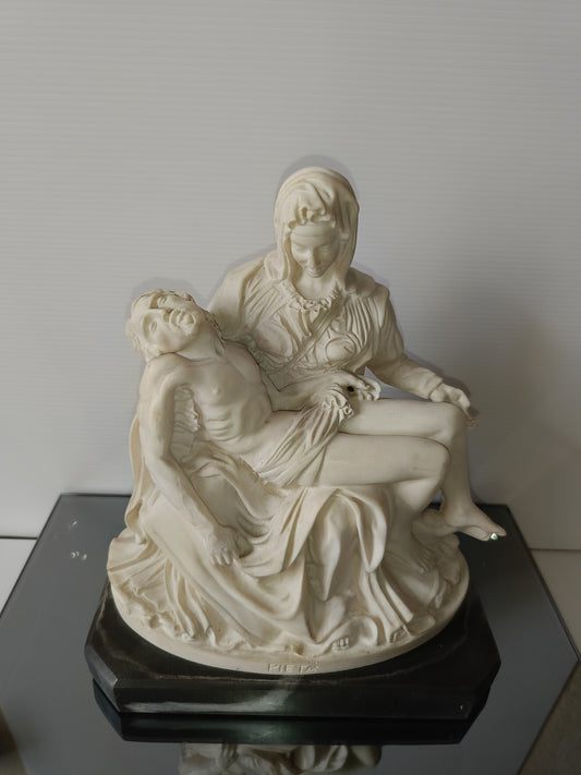 Pietà Di Michelangelo In Marmoresina Vintage