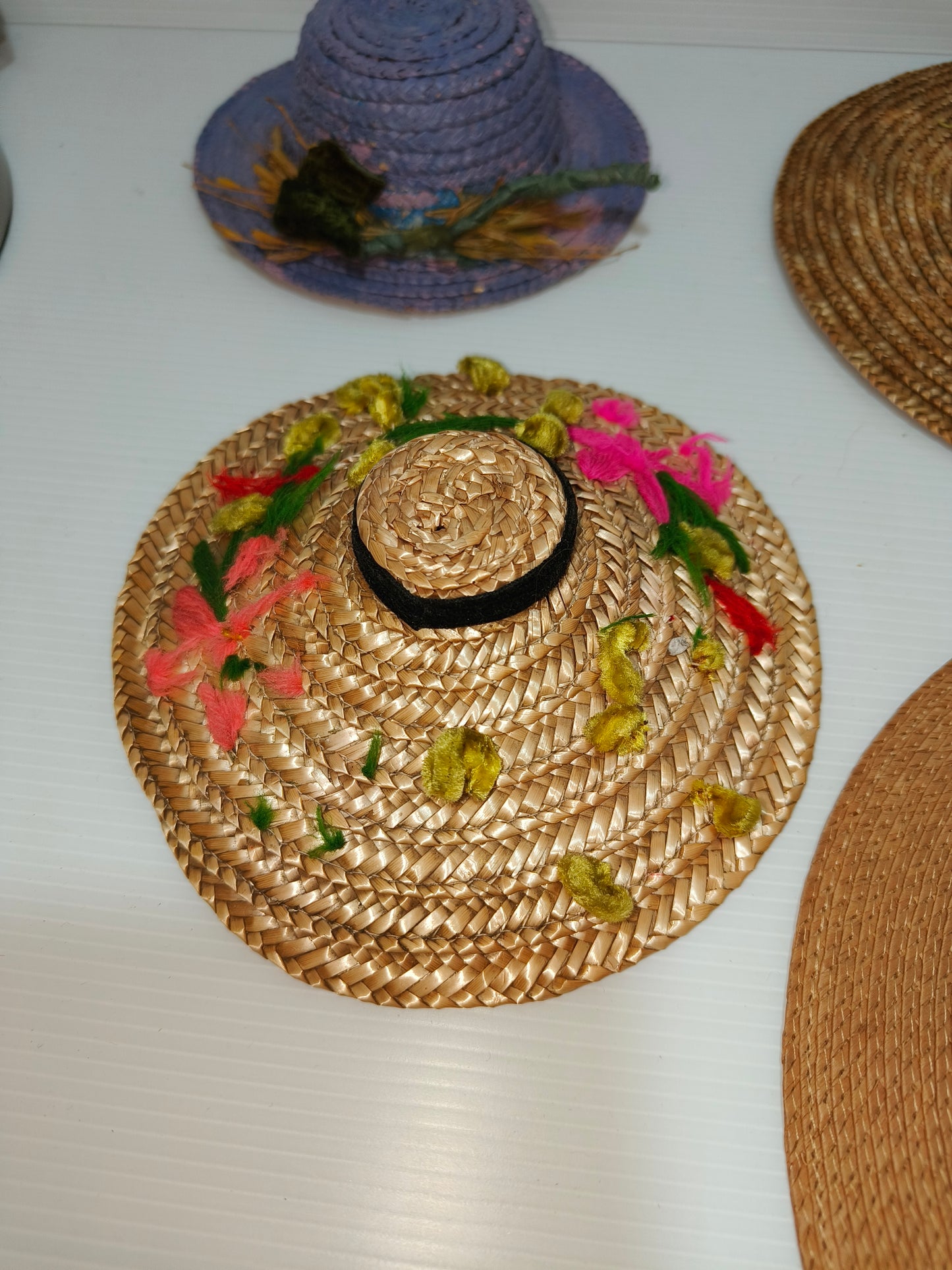 Cappelli in paglia per bambole vintage, LEGGI