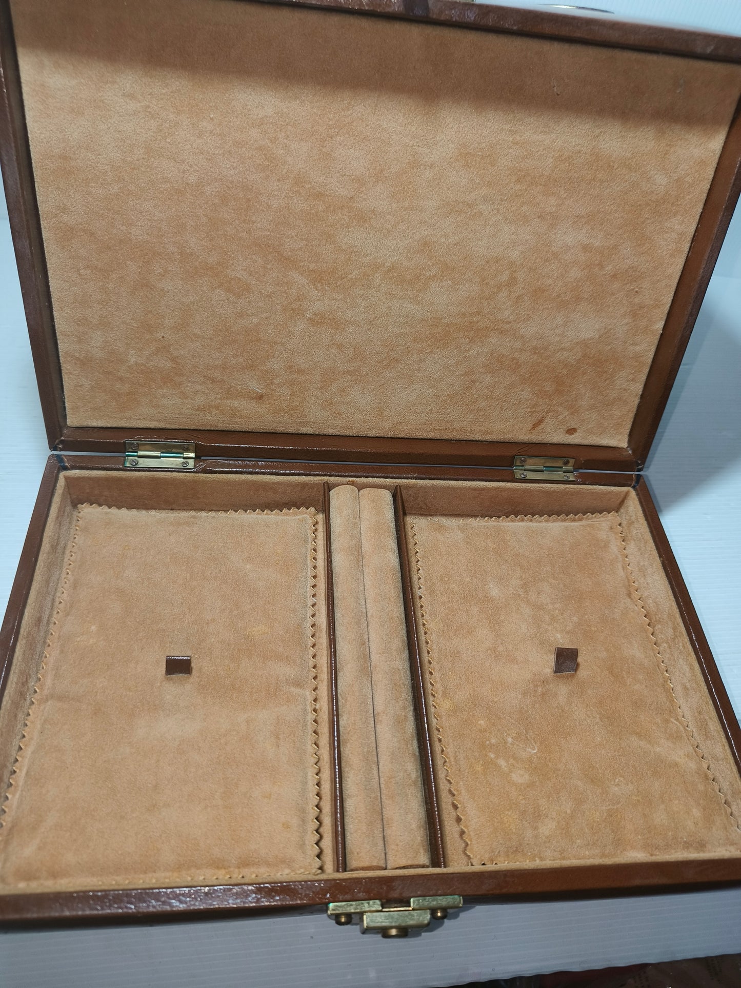 Beauty anni 50 in pelle, LEGGI