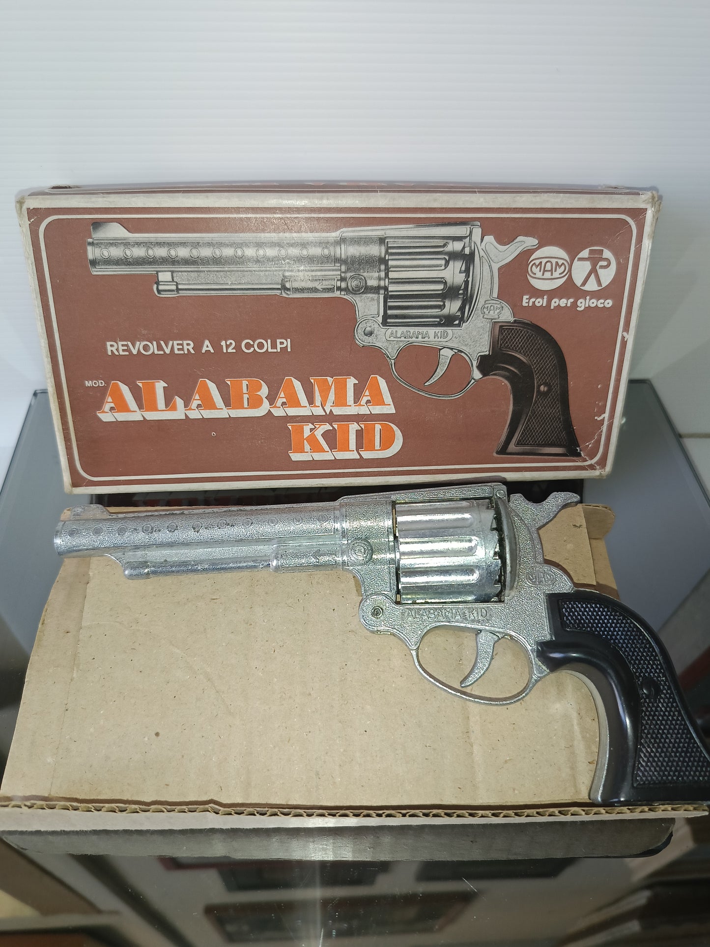 Alabama Kid Mam
In Metallo con manico in plastica Vintage
