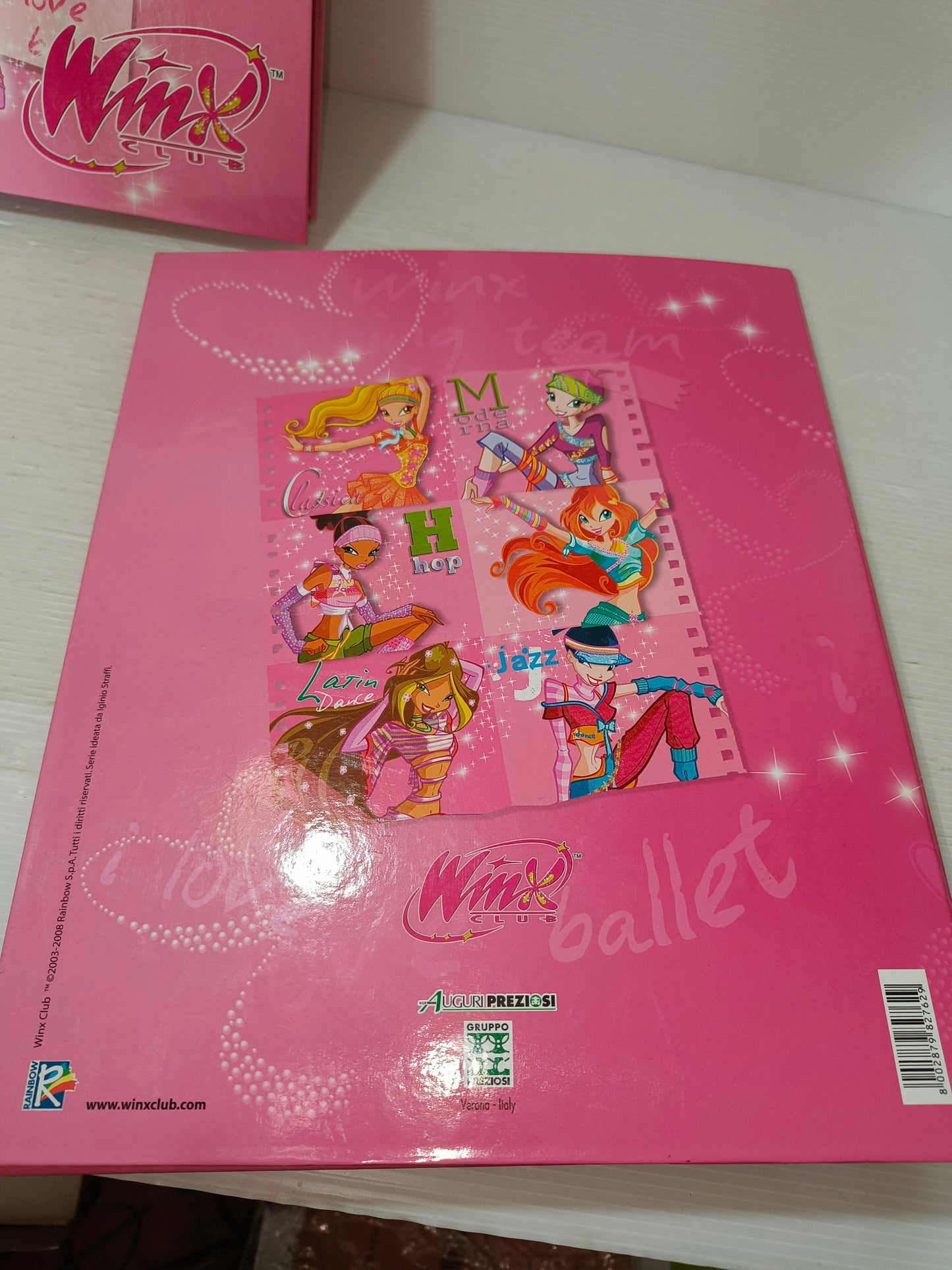 Due raccoglitori ad anelli Winx, LEGGI